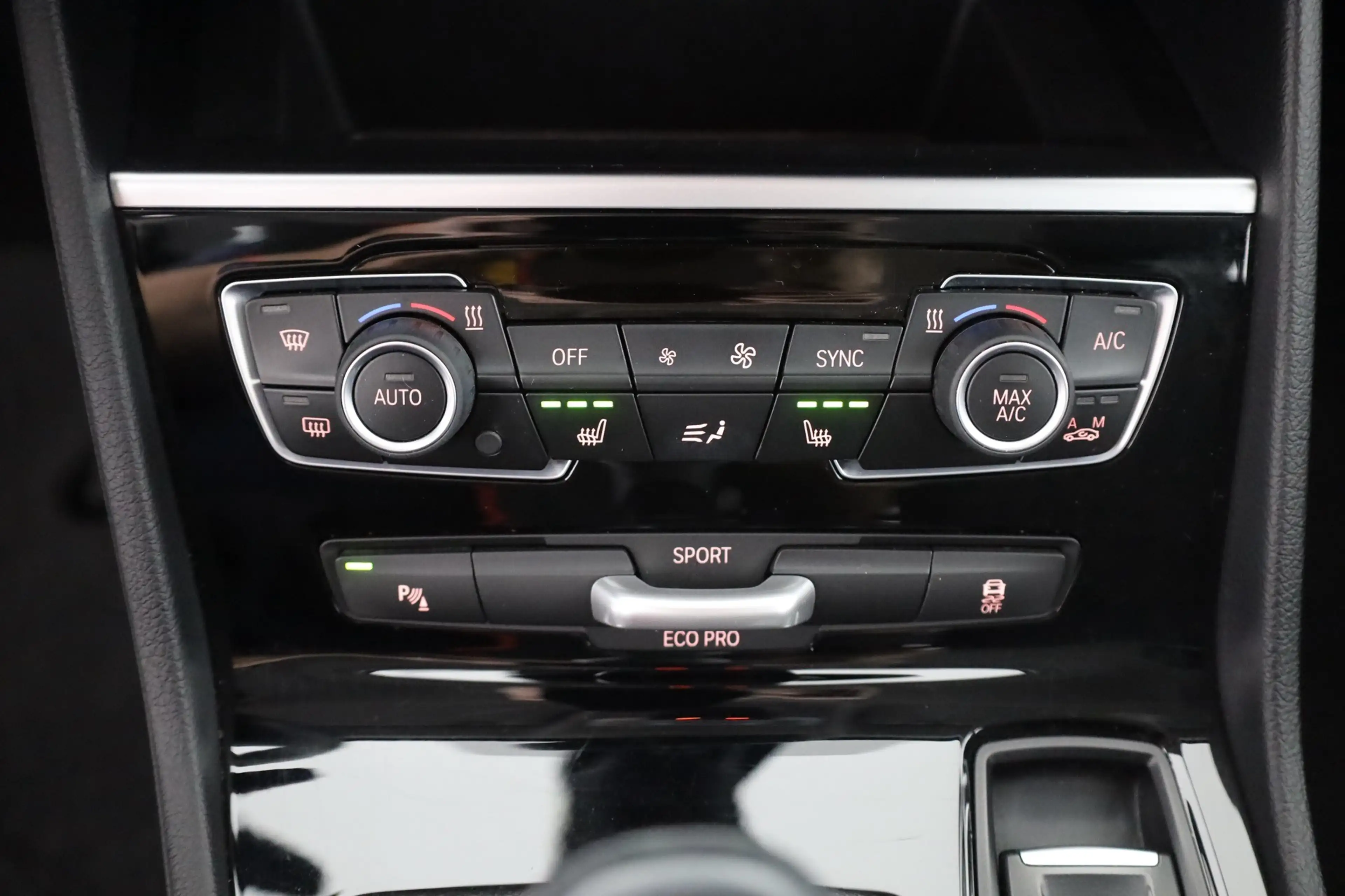 BMW 216 216i Gran Tourer LED Navi Sitzheizung Tempomat — photo 12