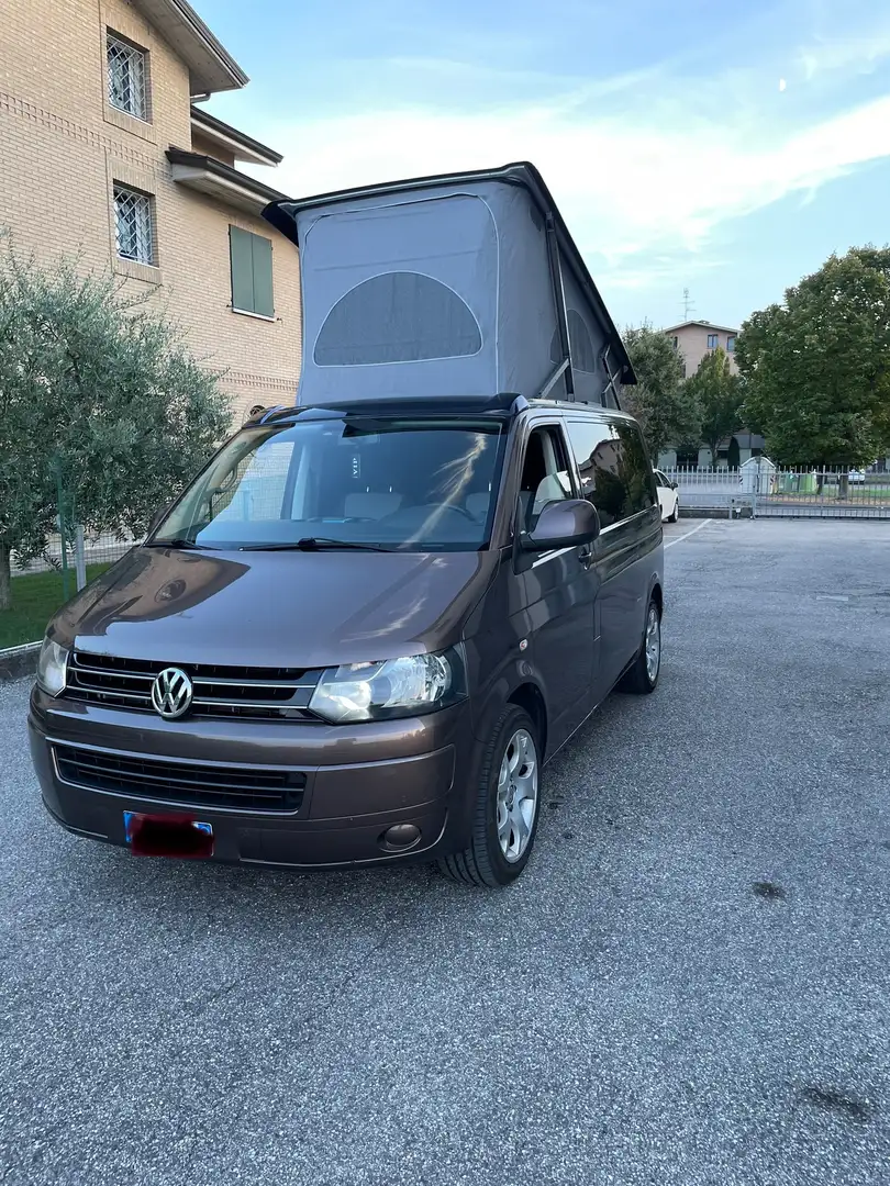 Volkswagen T5 California 2.0 tdi 140 cv DSG Bruin - 1