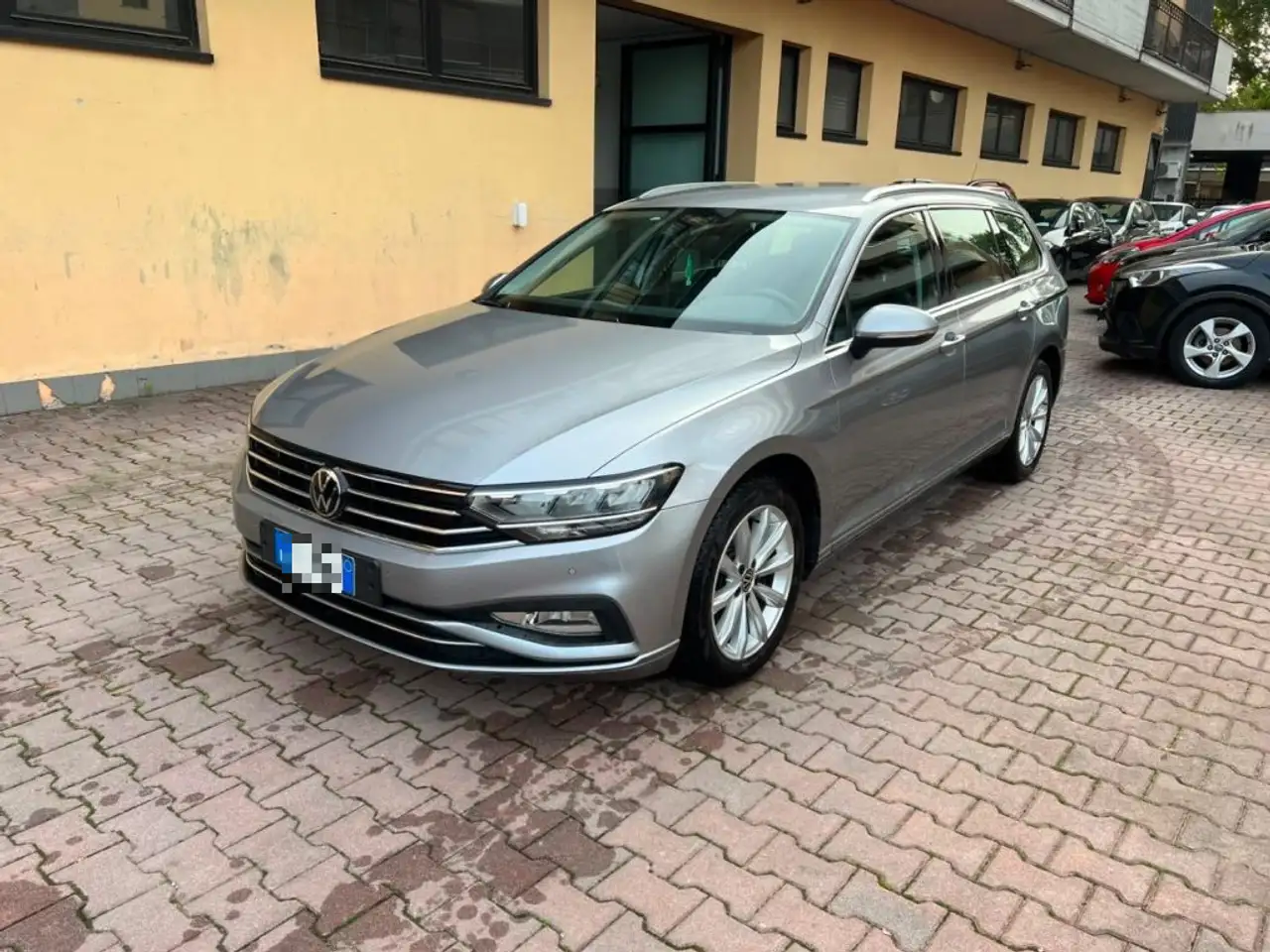 Volkswagen Passat Variant 2.0 TDI SCR 122 CV EVO DSG Business — photo 1 of 13