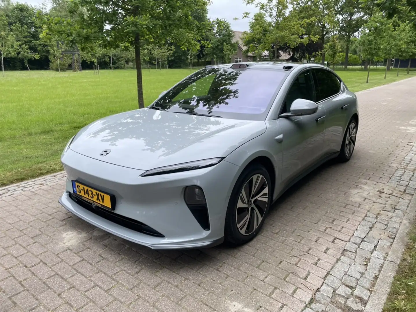 NIO ET5 75 kW , trekhaak Grijs - 1