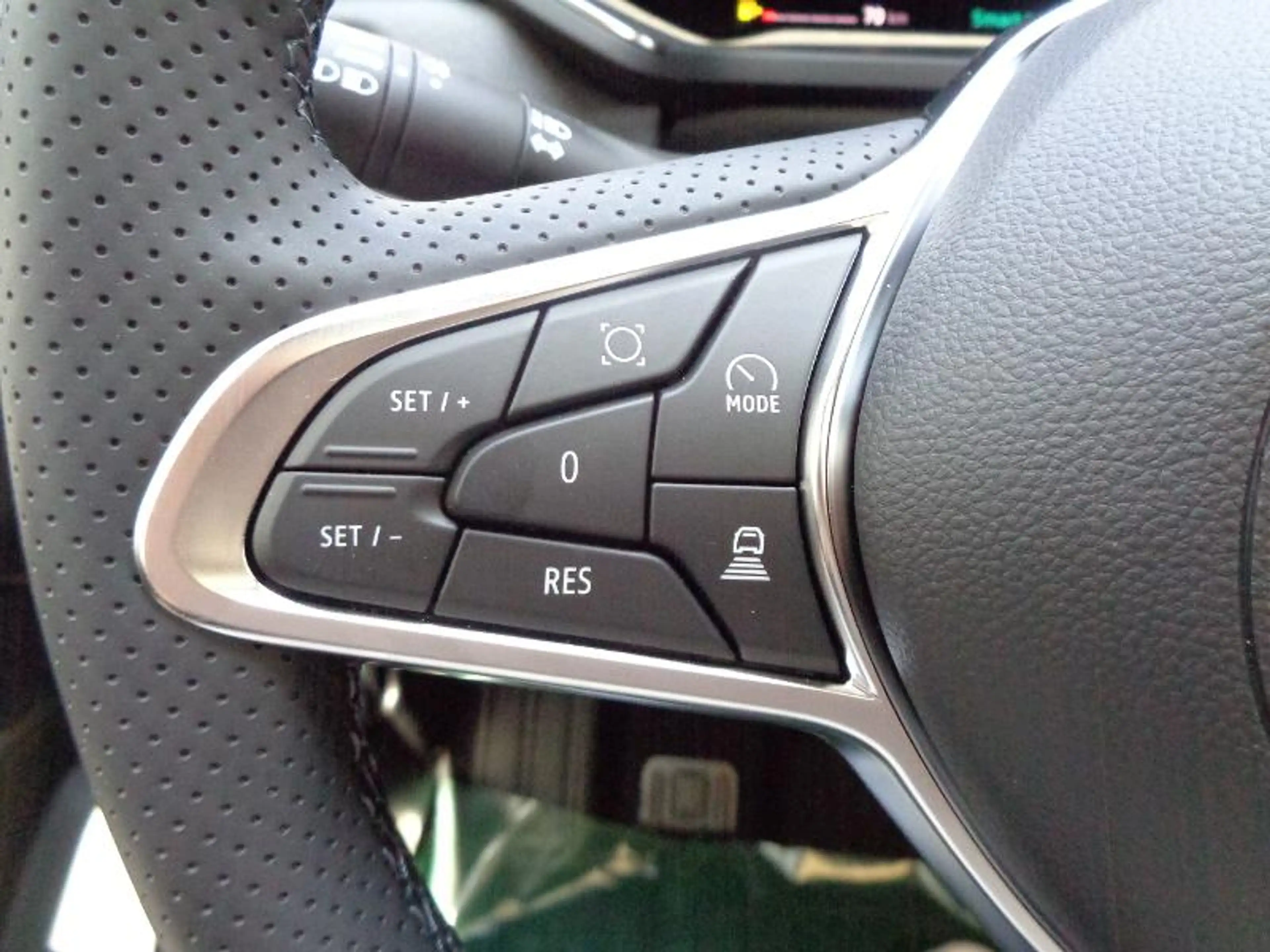 Mitsubishi Grandis Diamant TOP 1.8 Hybrid — photo 13