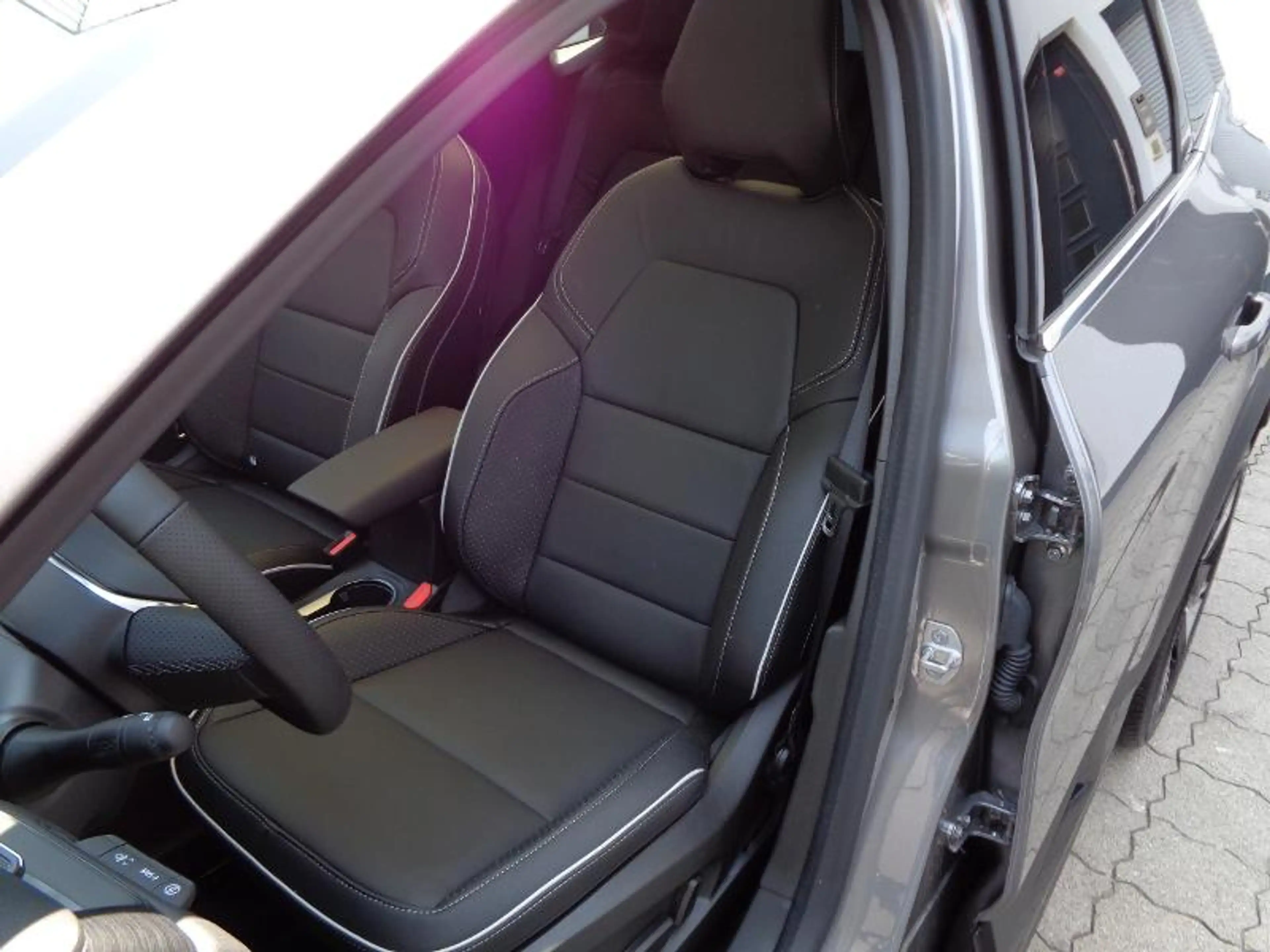 Mitsubishi Grandis Diamant TOP 1.8 Hybrid — photo 9