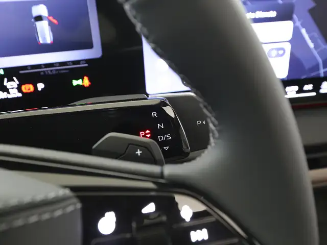 Audi Q7 view 18