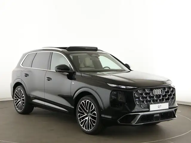 Audi Q7 view 9
