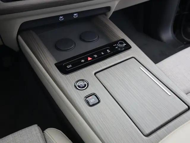 Audi Q7 view 17