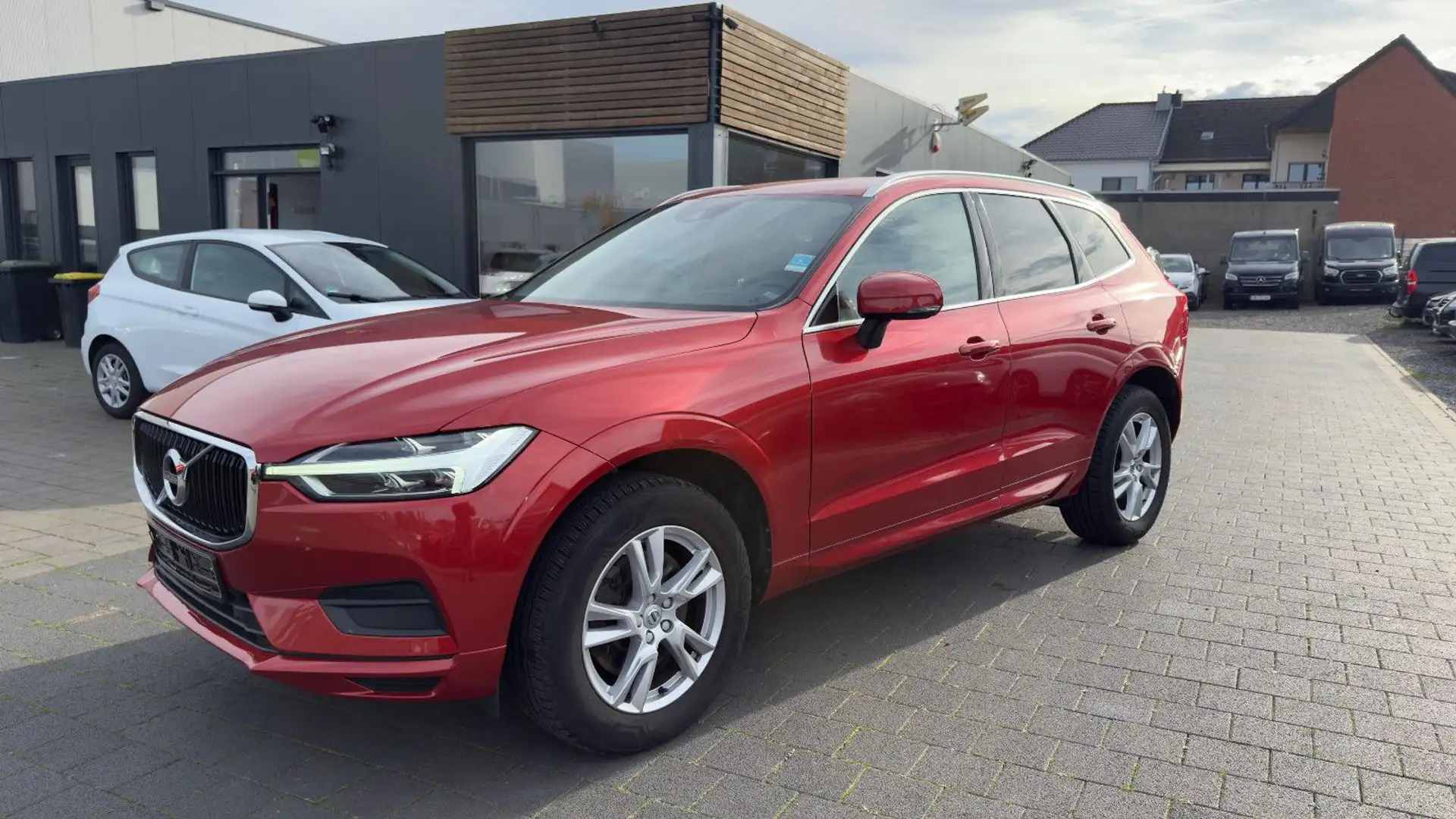 Volvo XC60 XC60 Momentum Roşu - 1