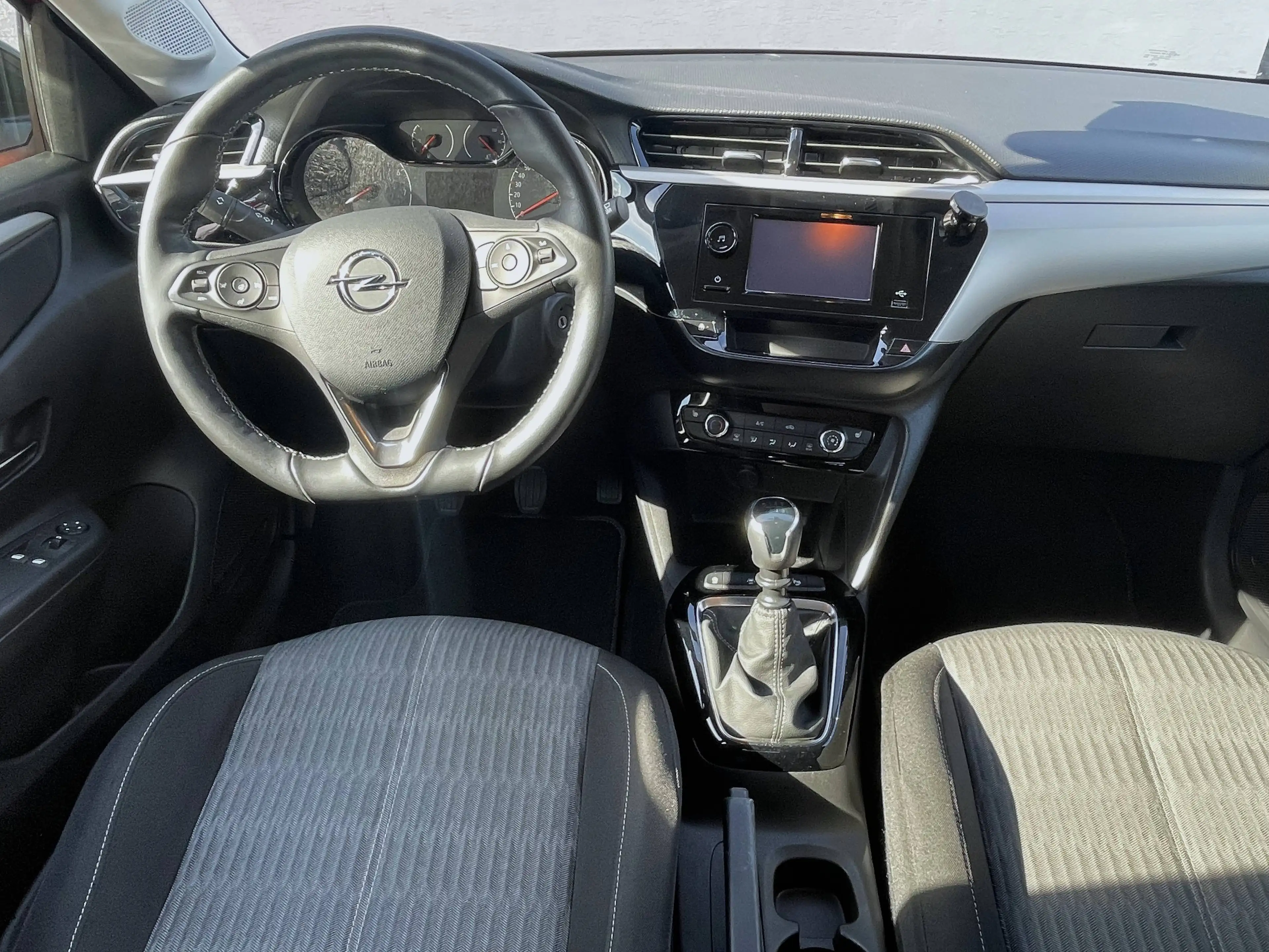 Opel Corsa F 1.2 Edition Klima Sitzheizung — photo 9