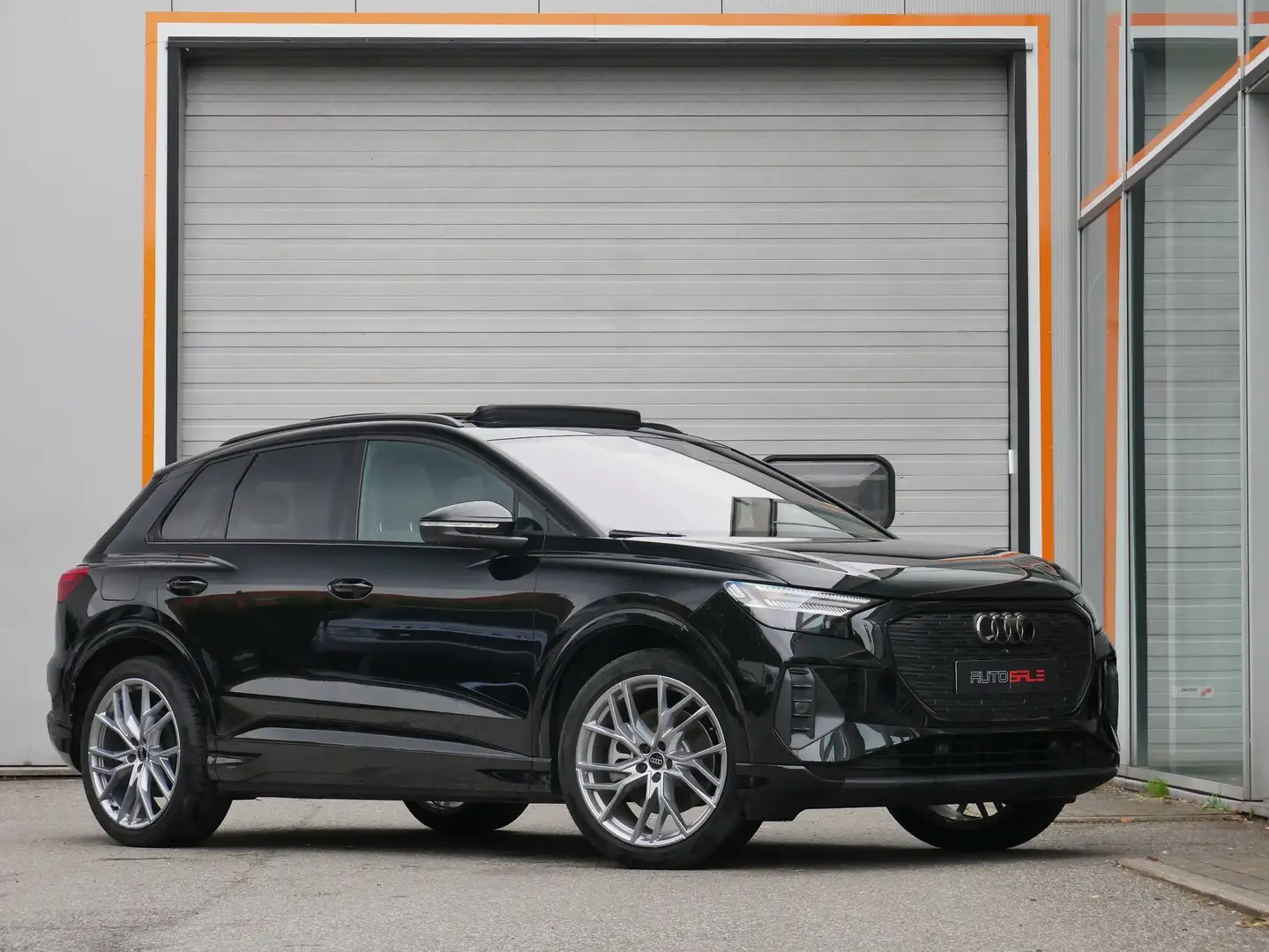 Audi Q4 e-tron 45 Quattro 82 kWh Pano/Matrix/ACC/HeatPump/HUD/AHK Noir - 2