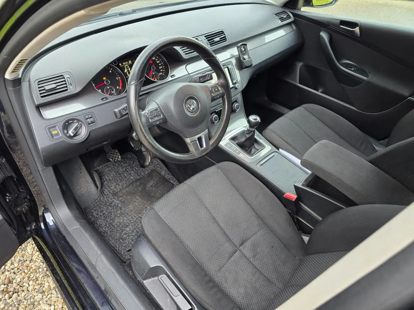 Volkswagen Passat Variant 1.6 TDI BlueMotion Zwart - 2