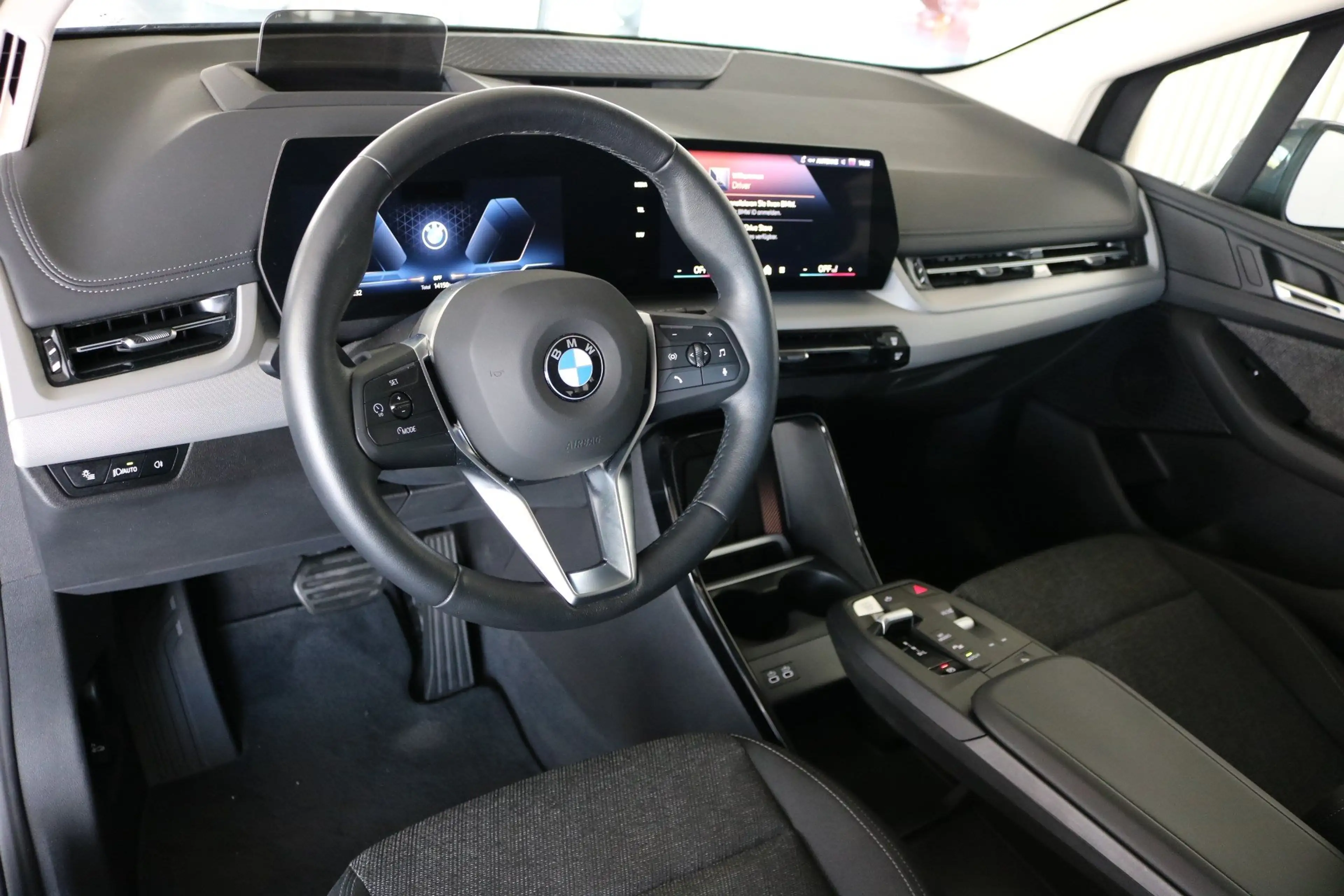 BMW 216 i AHK Head-Up  Driv.+Park.-Assist-Plus RFK Komfort — photo 5