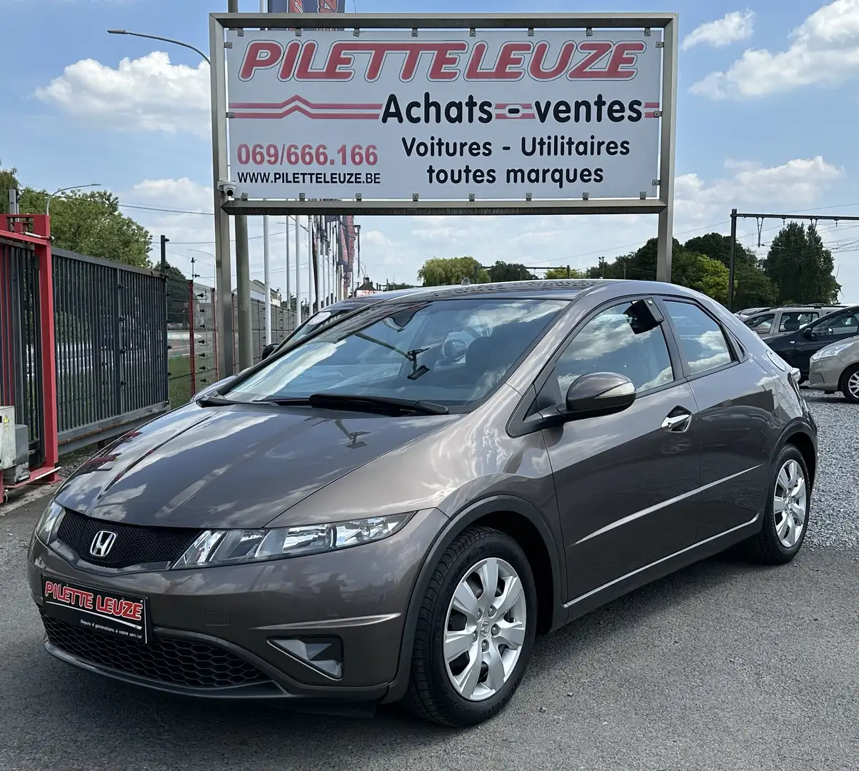 Honda Civic 1.4i Marrone - 1