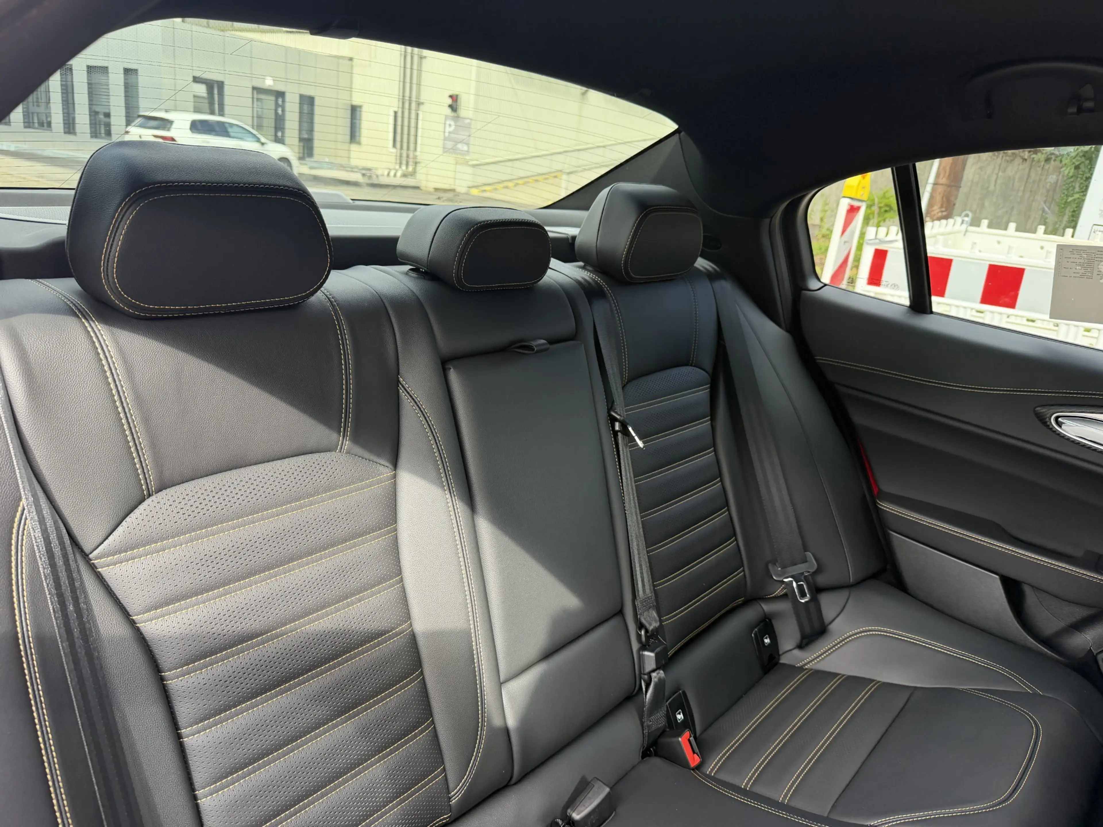 Alfa Romeo Giulia Quadrifoglio ORO I CARBONDACH | AKRA — photo 10
