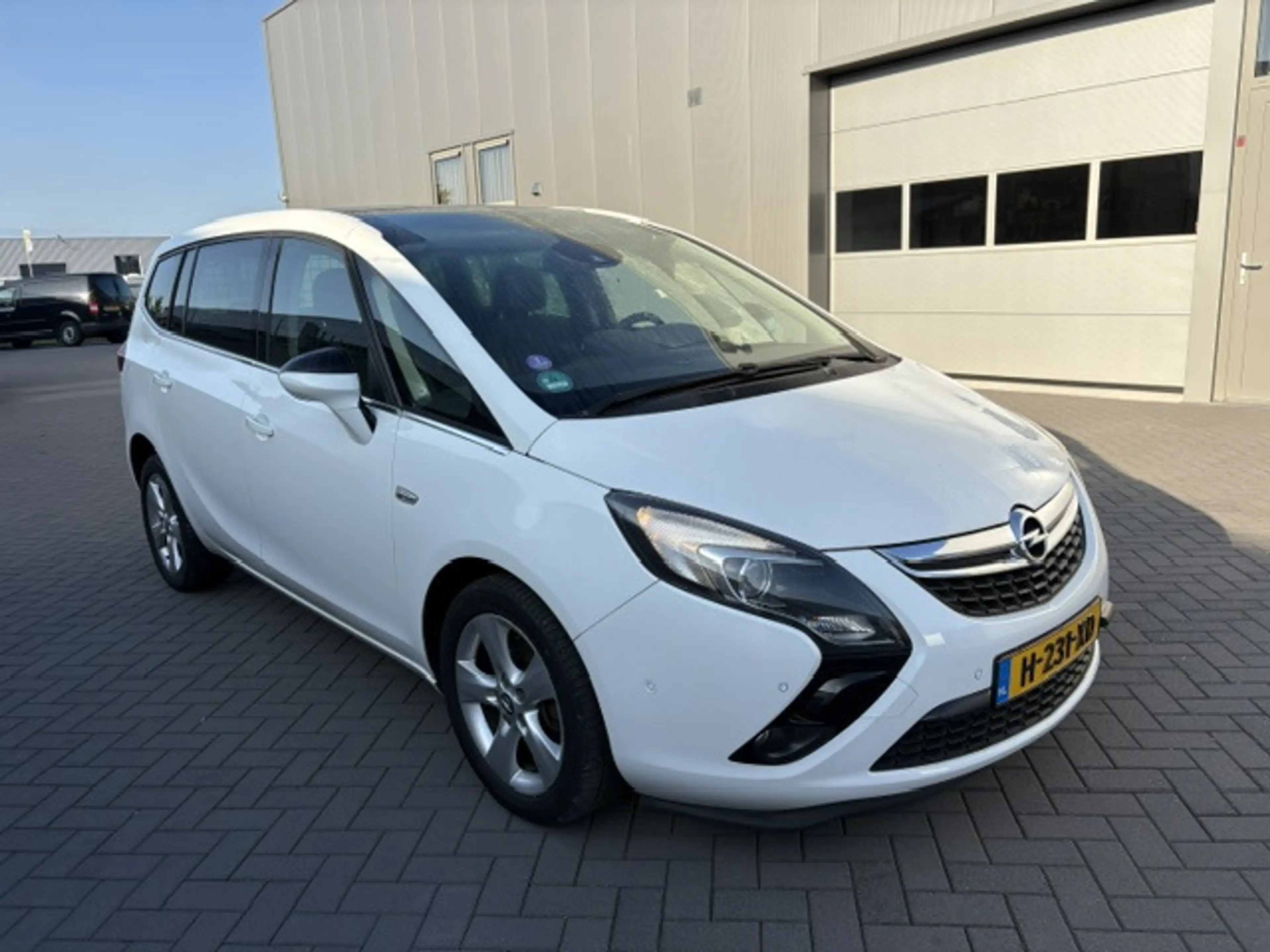 Opel Zafira Tourer 1.6 CNG Edition volle uitvoering ! — photo 3