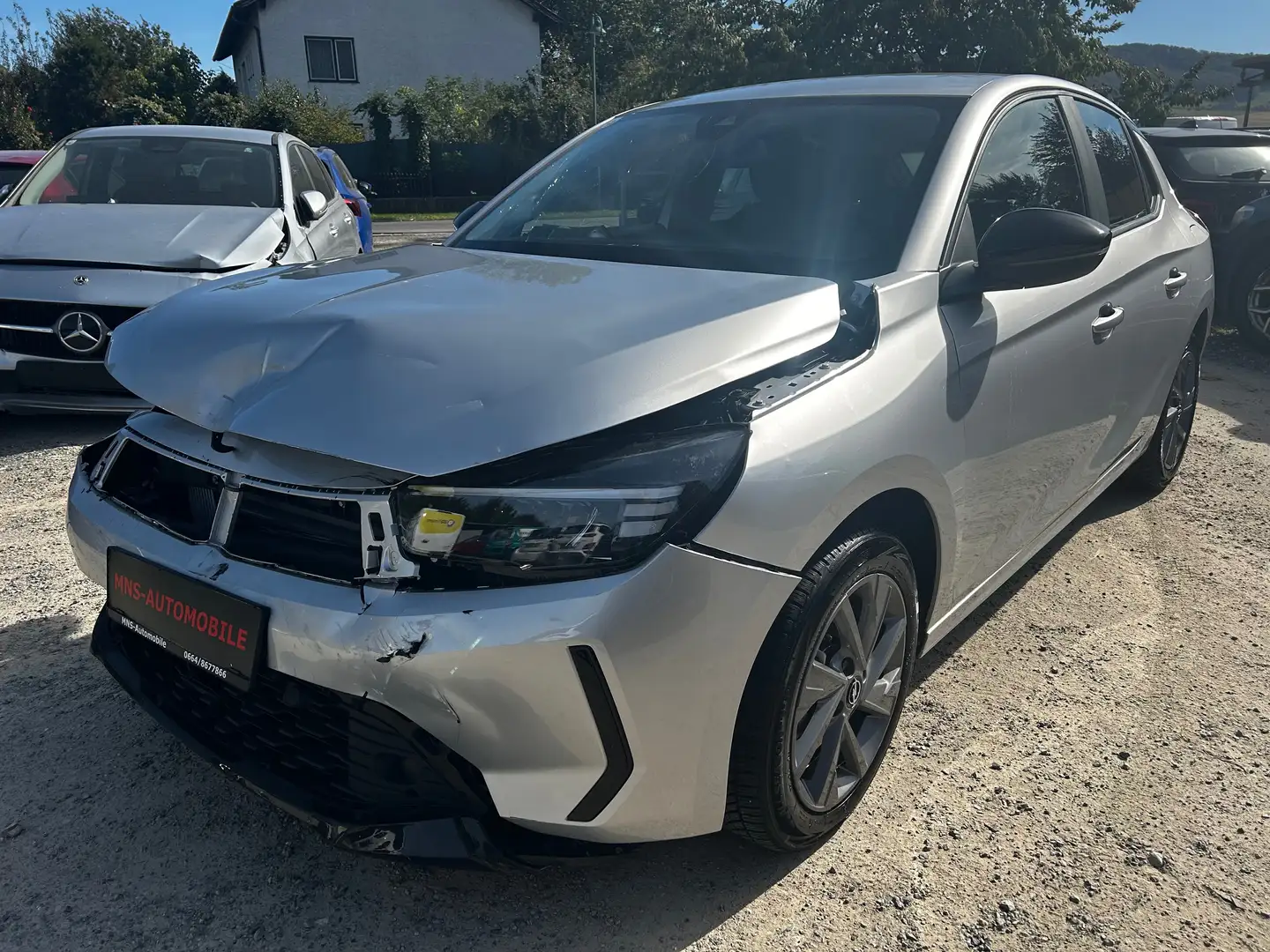Opel Corsa Edition Benzin 1.2 Klima LED Kühler Ok Unfallfahrzeug Silber - 1