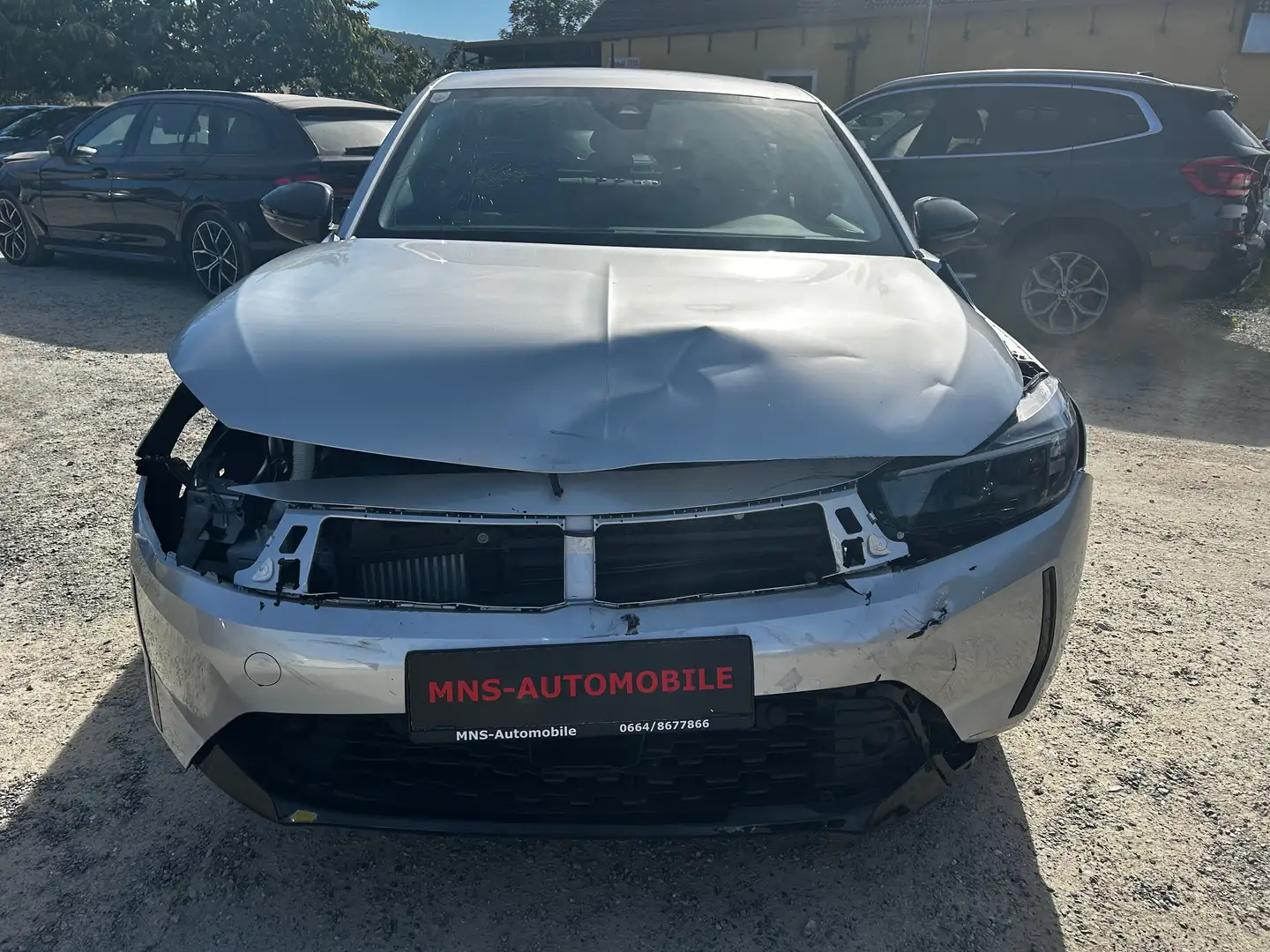 Opel Corsa Edition Benzin 1.2 Klima LED Kühler Ok Unfallfahrzeug Silber - 2