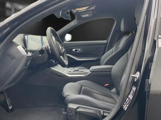 BMW 3 Series view 10