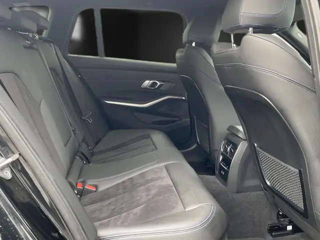 BMW 3 Series view 12