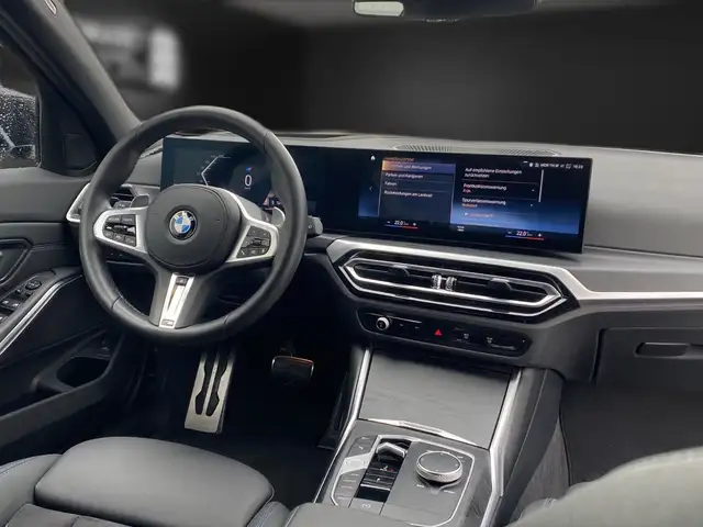 BMW 3 Series view 9