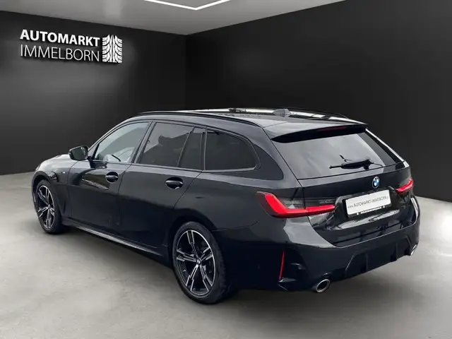 BMW 3 Series view 3