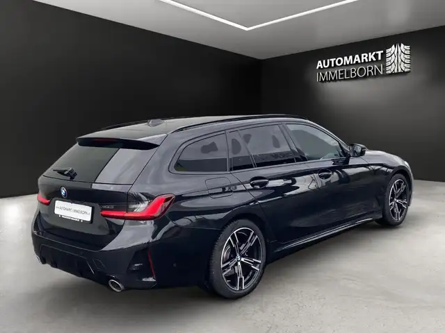 BMW 3 Series view 4