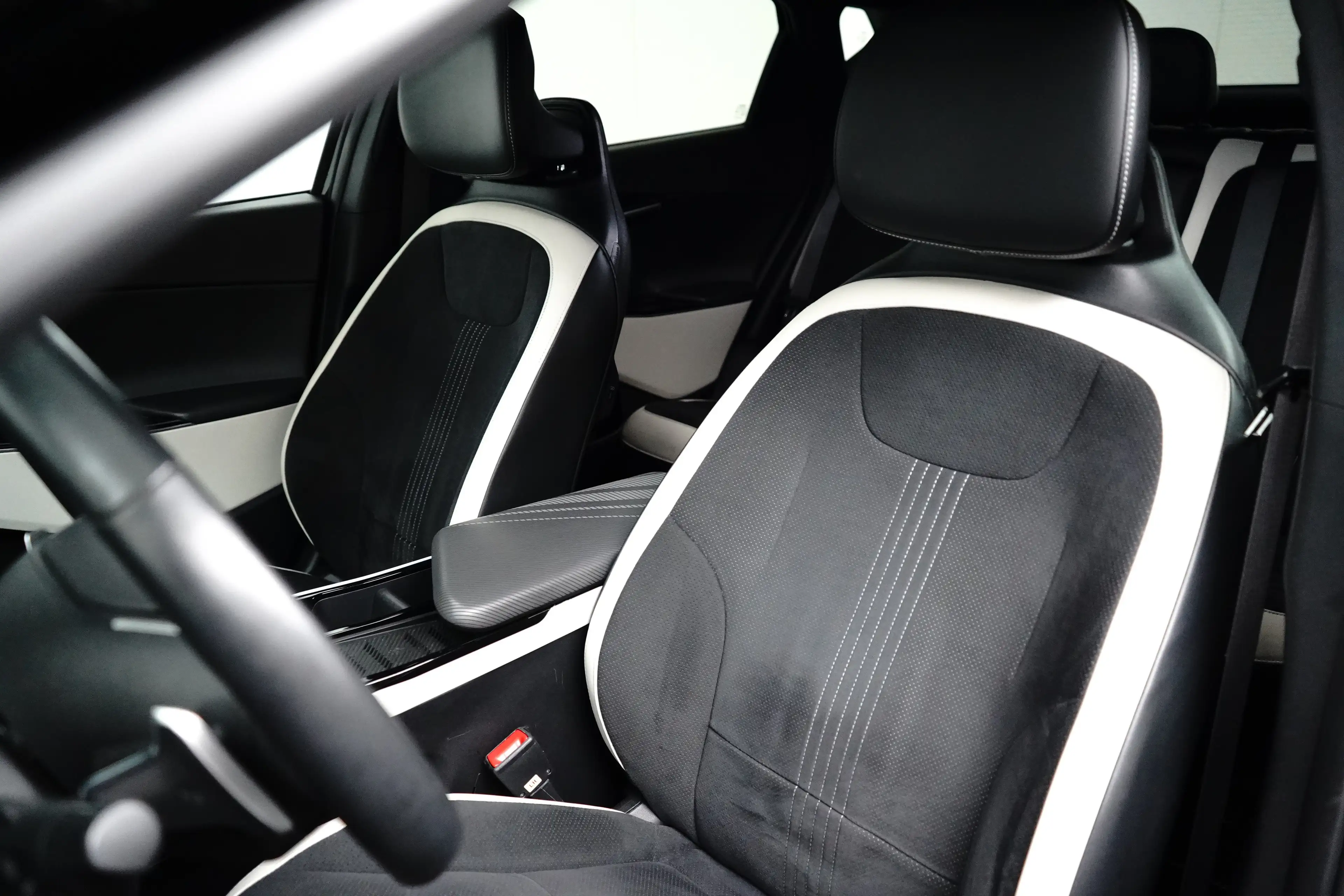 Kia EV6 Plus AWD 77.4 kWh | Schuif-/hefdak elektrisch (Gla — photo 21