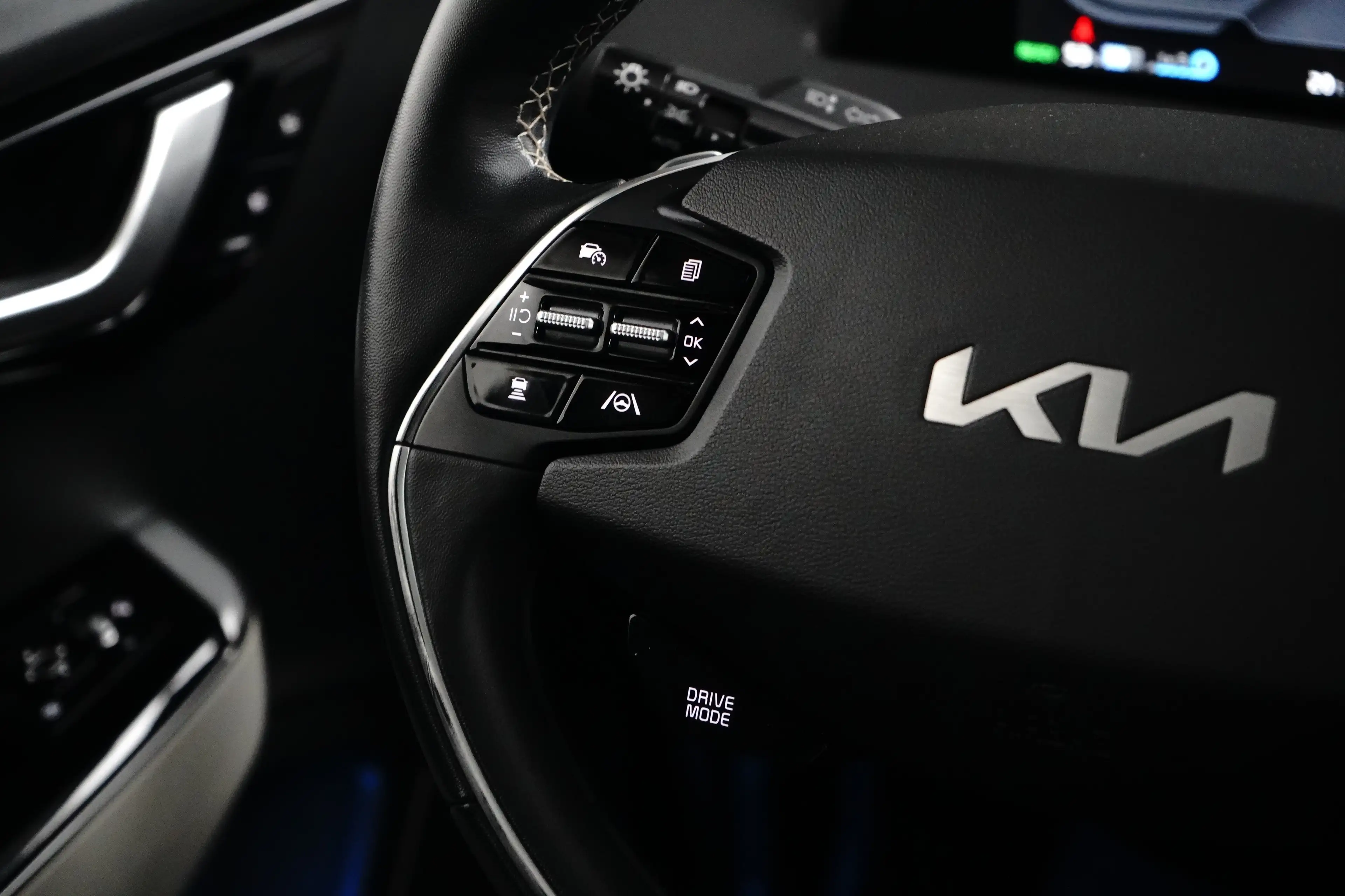 Kia EV6 Plus AWD 77.4 kWh | Schuif-/hefdak elektrisch (Gla — photo 13
