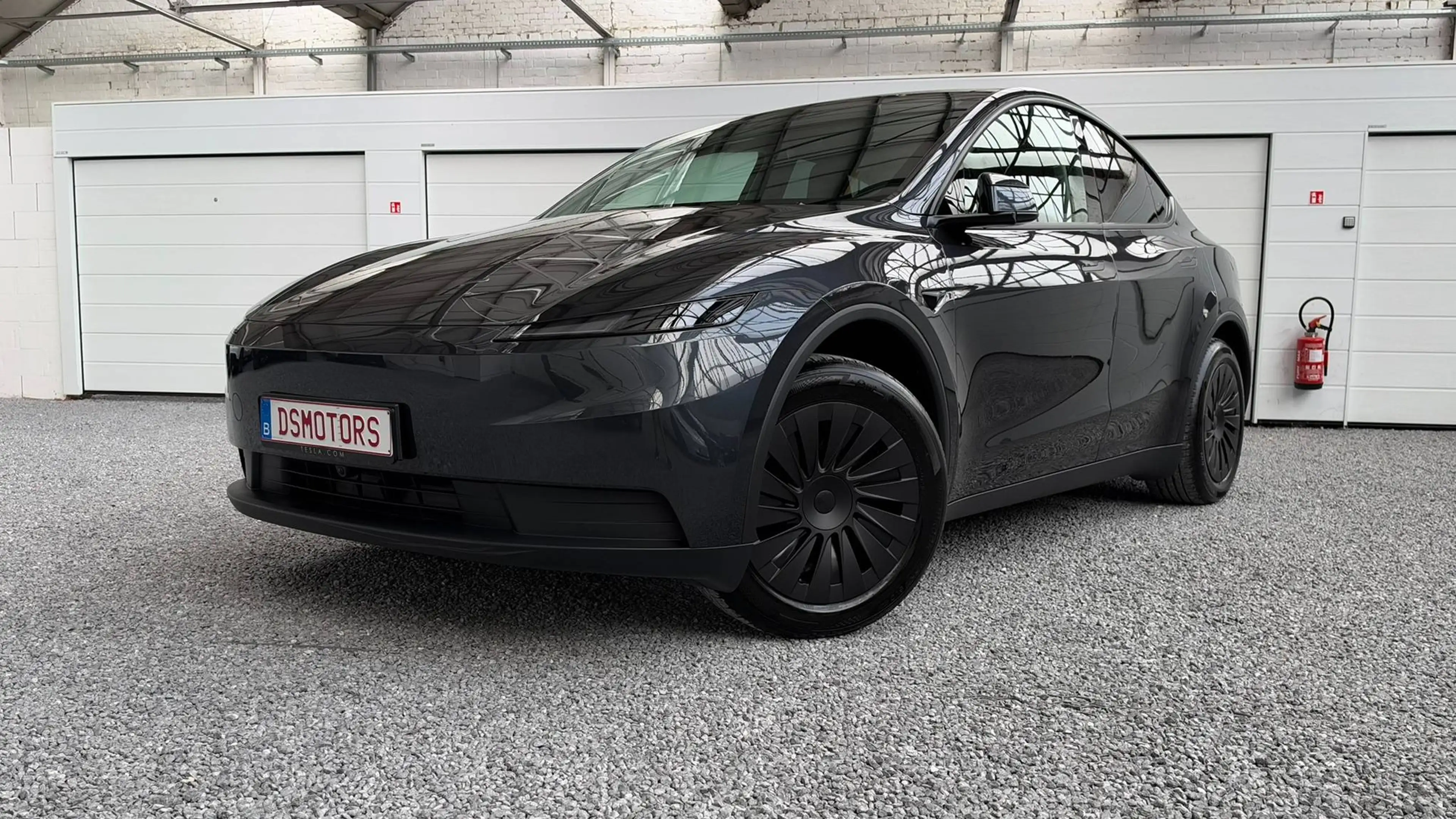 Tesla Model Y Juniper RWD Standard | Stealth Grey | LFP batterij | HW4 | 6 maand oud! — photo 2