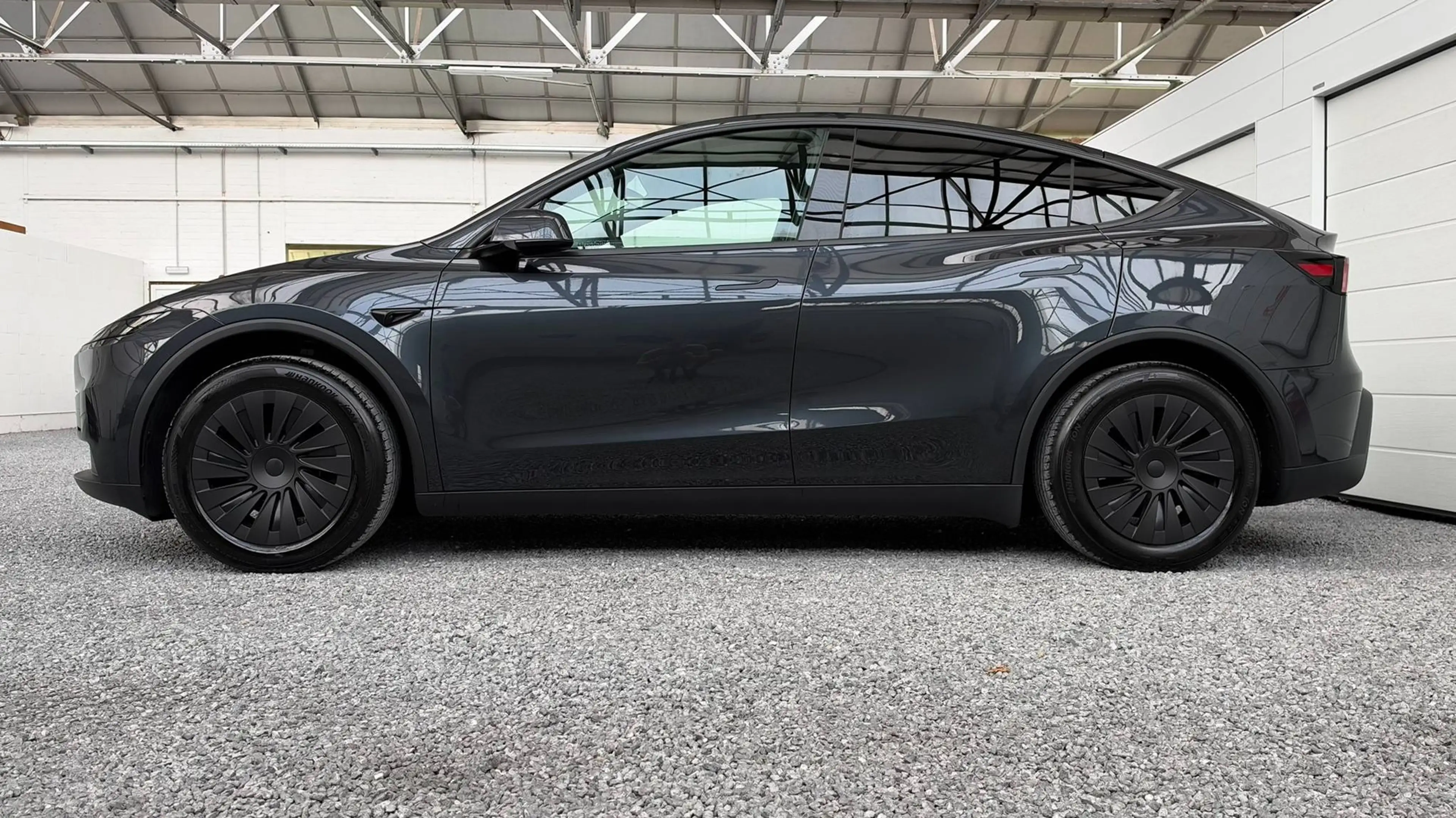 Tesla Model Y Juniper RWD Standard | Stealth Grey | LFP batterij | HW4 | 6 maand oud! — photo 3