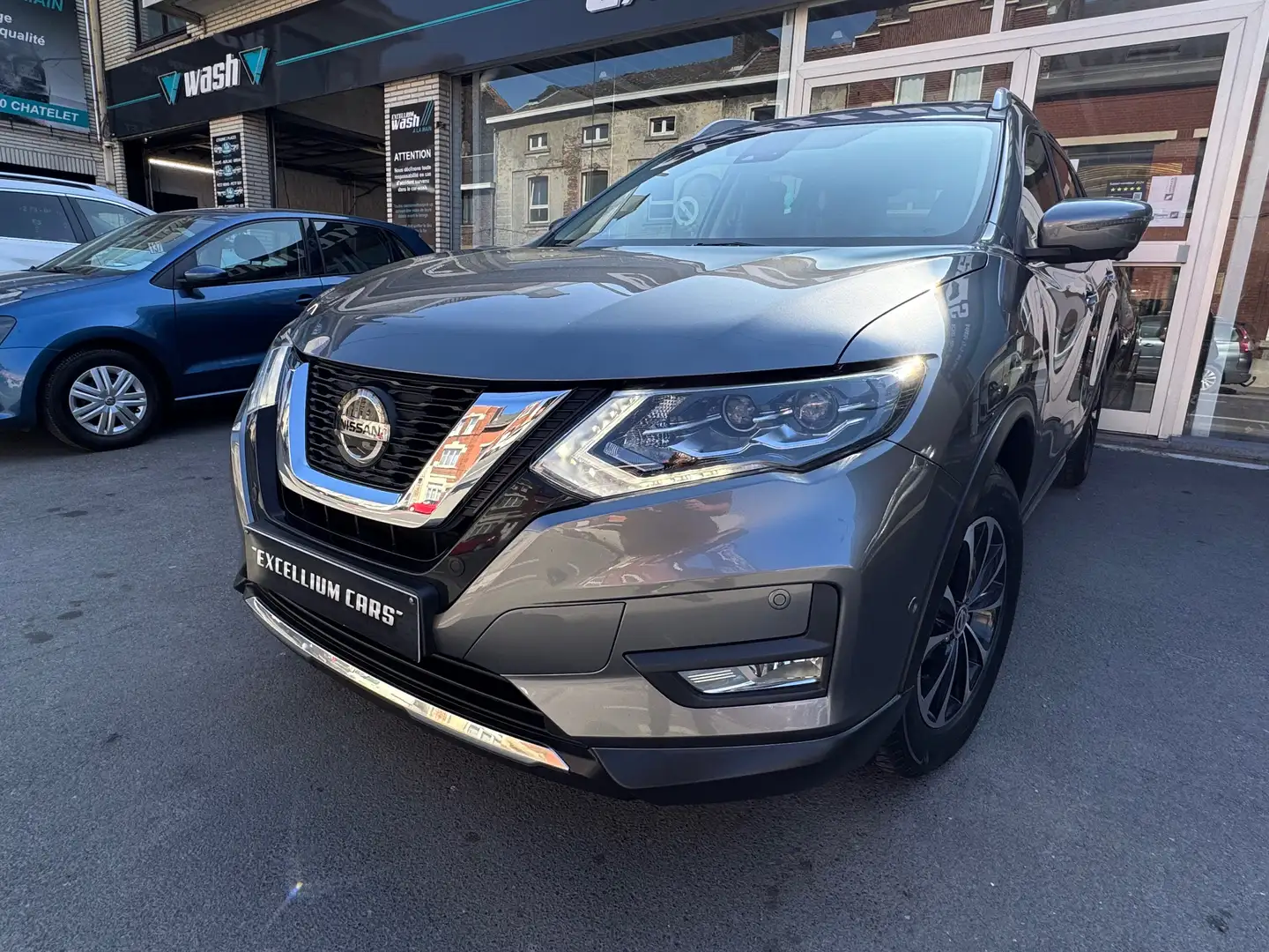 Nissan X-Trail 1.7 dCi 2WD Toit Pano Feux Matrix Cuir Camera 360 Grijs - 1
