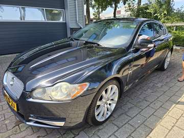 2.7 D V6 Luxury display valt uit