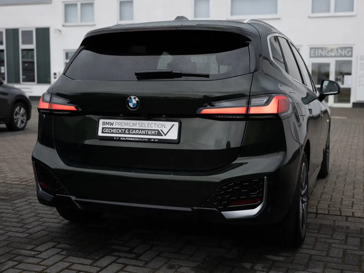 BMW 218 i Active Tourer M-Sportpaket PANO AHK HUD Verde - 2