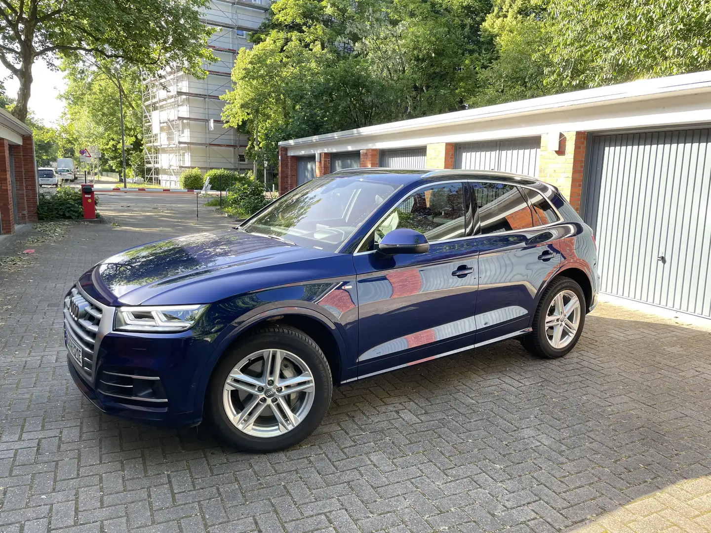 Audi Q5 Hybrid 50 TFSI e quattro S tronic sport Bleu - 1