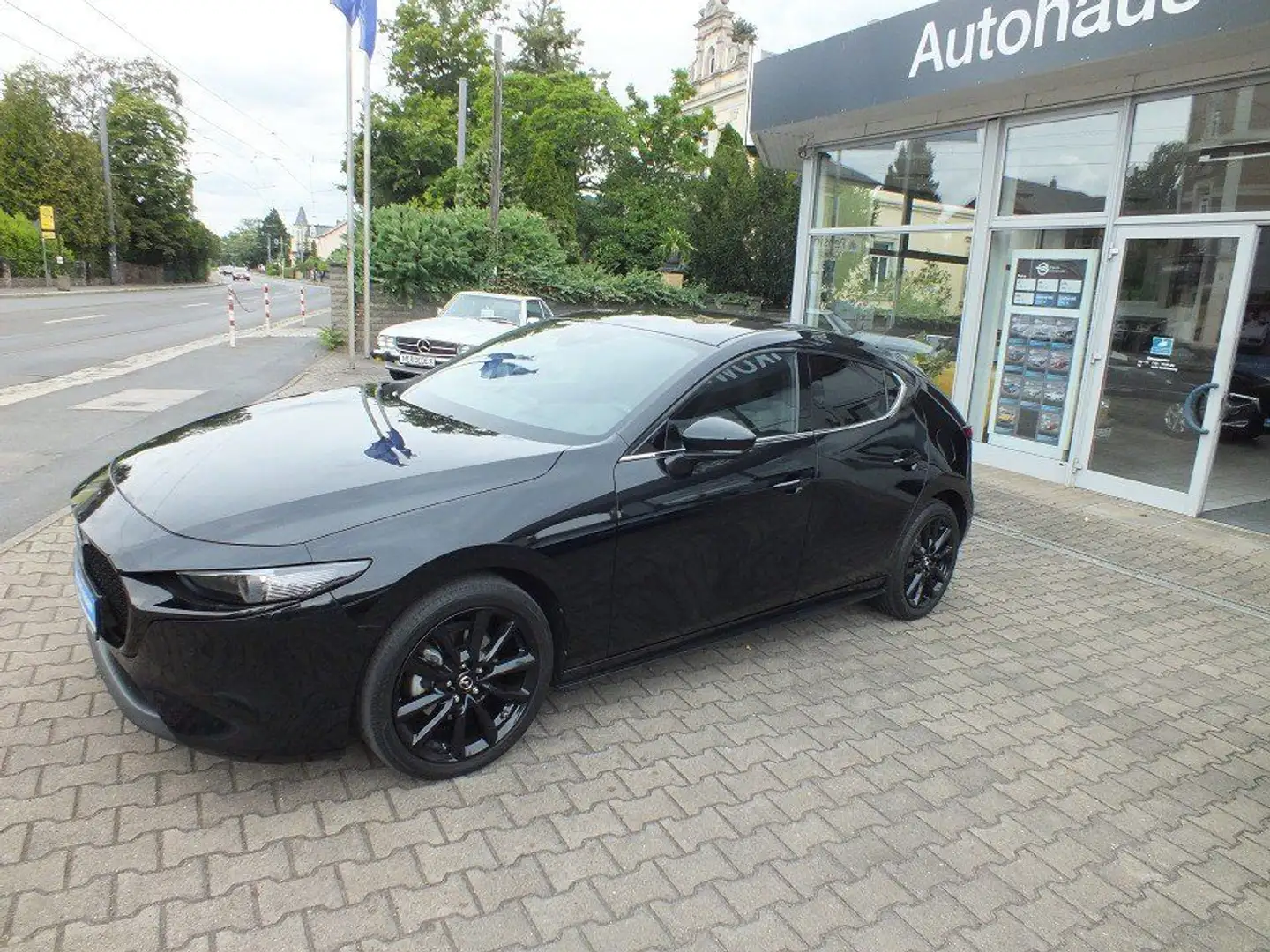 Mazda 3 SKYACTIV-X 2.0 M Hybrid 179 PS Selection+Desig Schwarz - 2