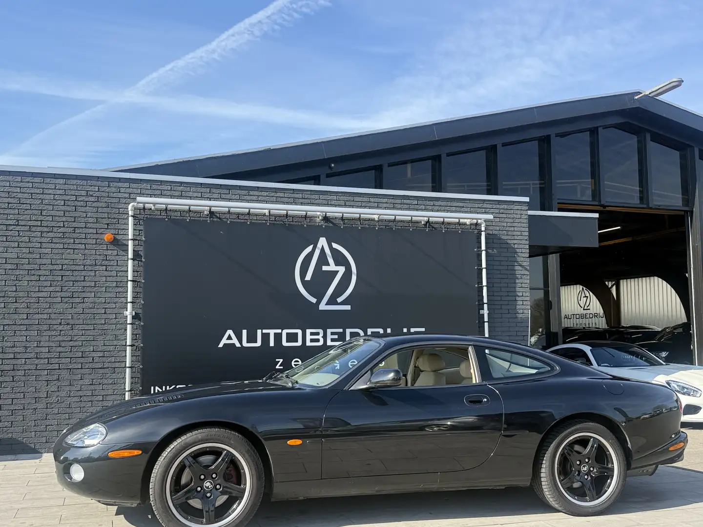 Jaguar XKR 4.0 V8 Coupé SUPERCHARGED Černá - 1