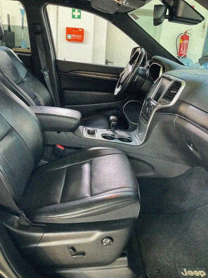 Jeep Grand Cherokee Grand Cherokee 3,0 V6 CRD Summit Summit Grijs - 1
