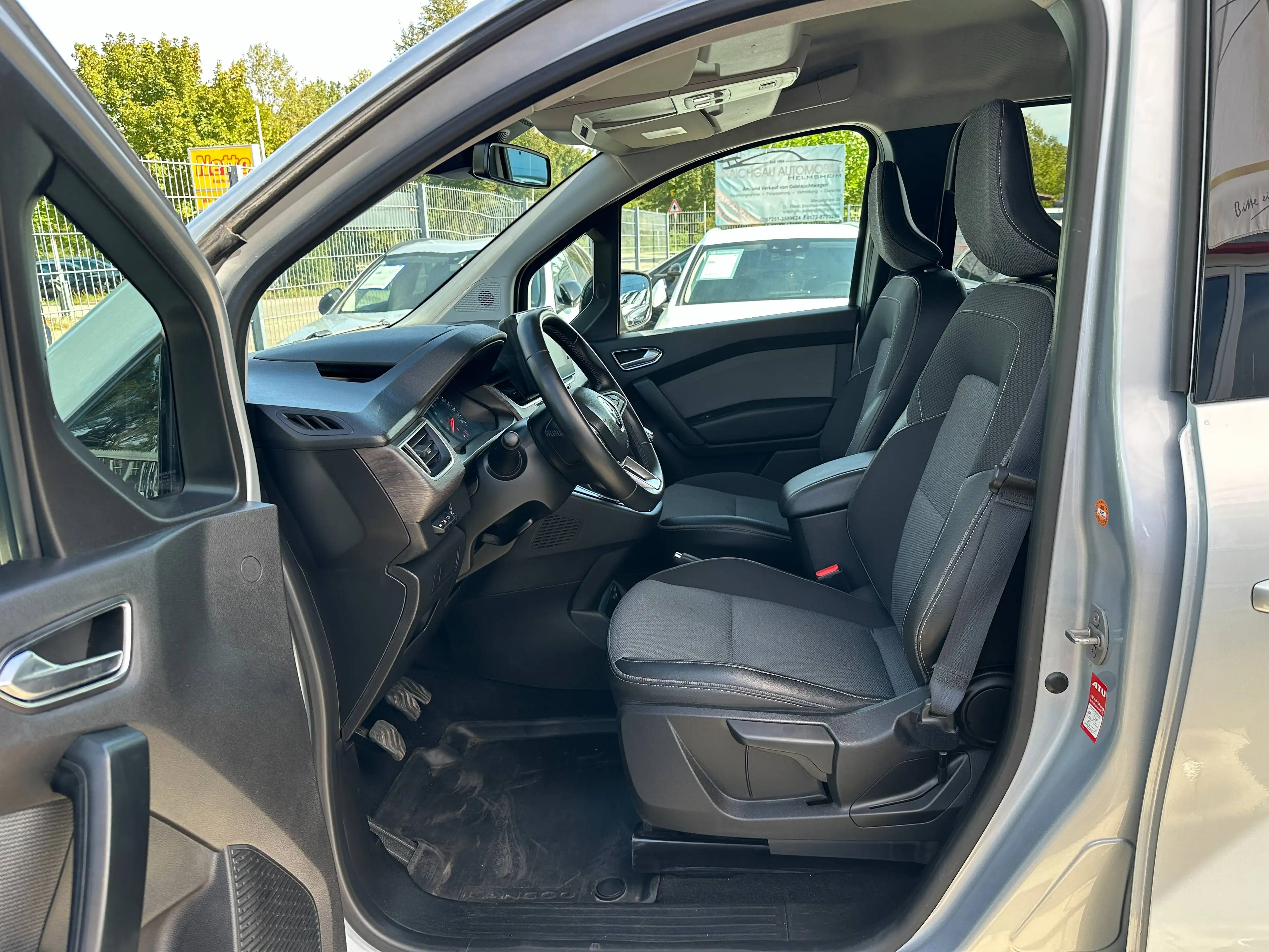 Renault Kangoo III*Leder*LED-Scheinw.*Kamera*Navi*Tempo*DAB+ — photo 15