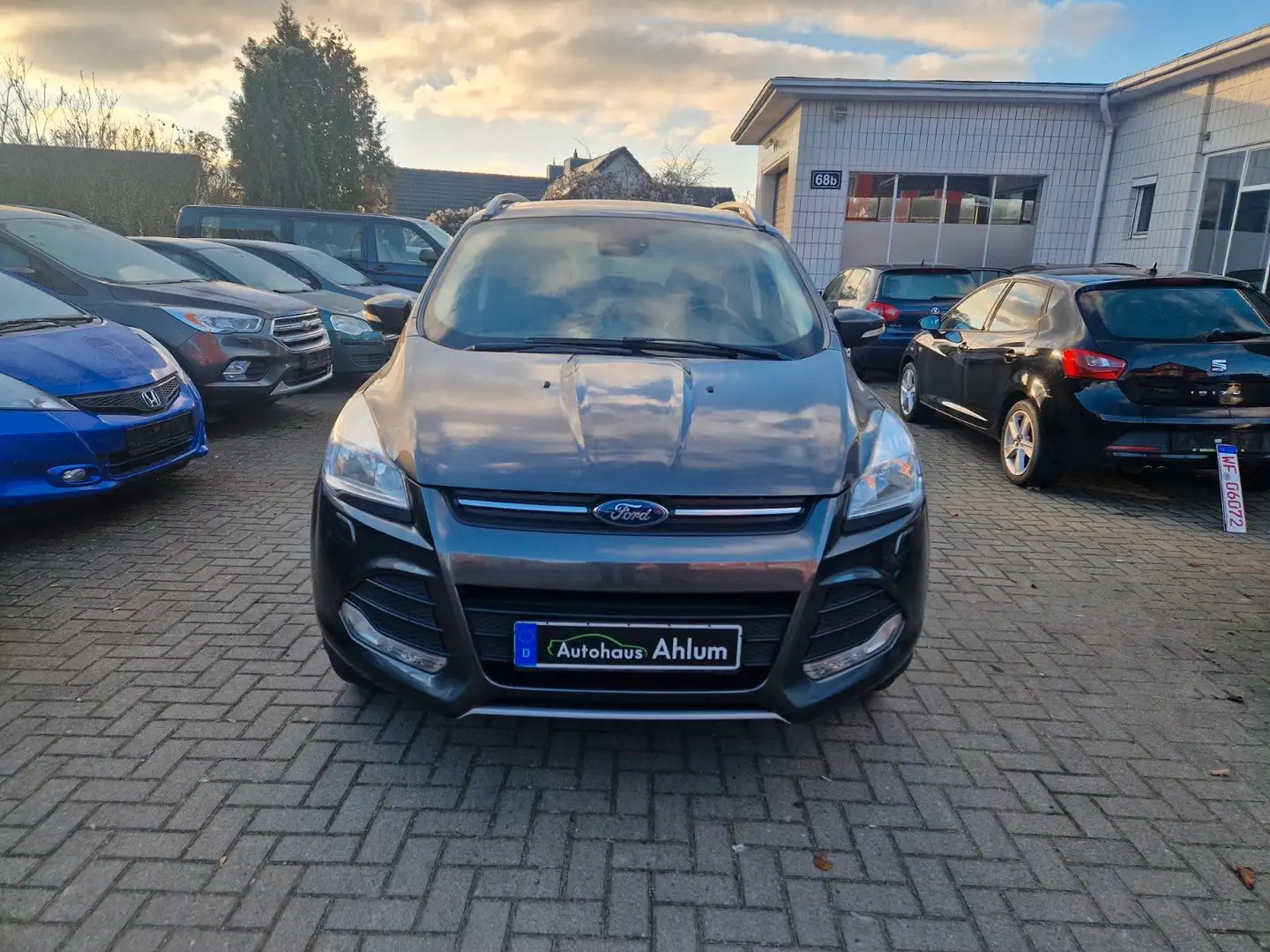 Ford Kuga Trend AHK Klima Sitzhzg. MFL PDC LM-Felgen - 2