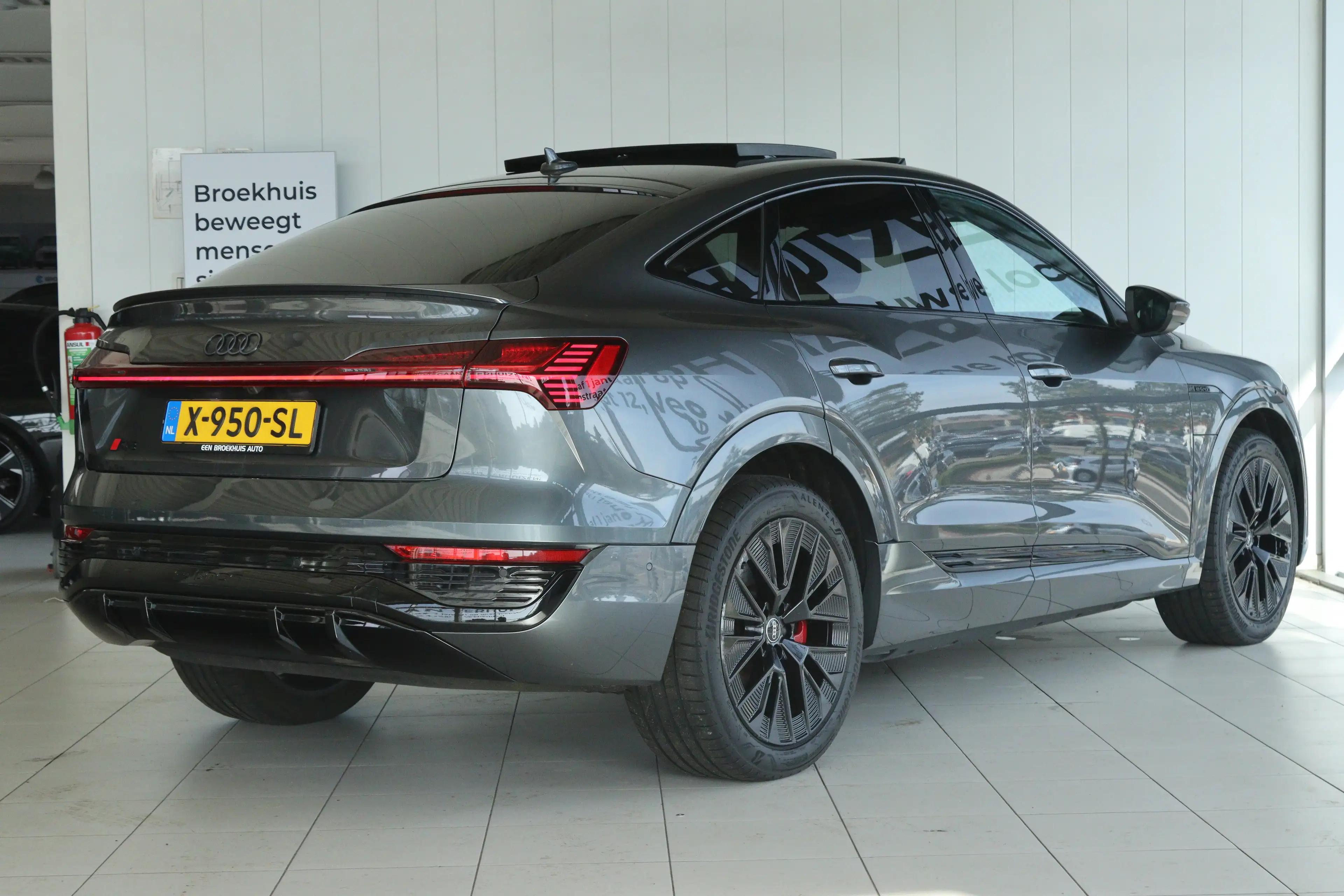 Audi Q8 e-tron Sportback 55 quattro S Edition Competition 115 kWh — photo 2