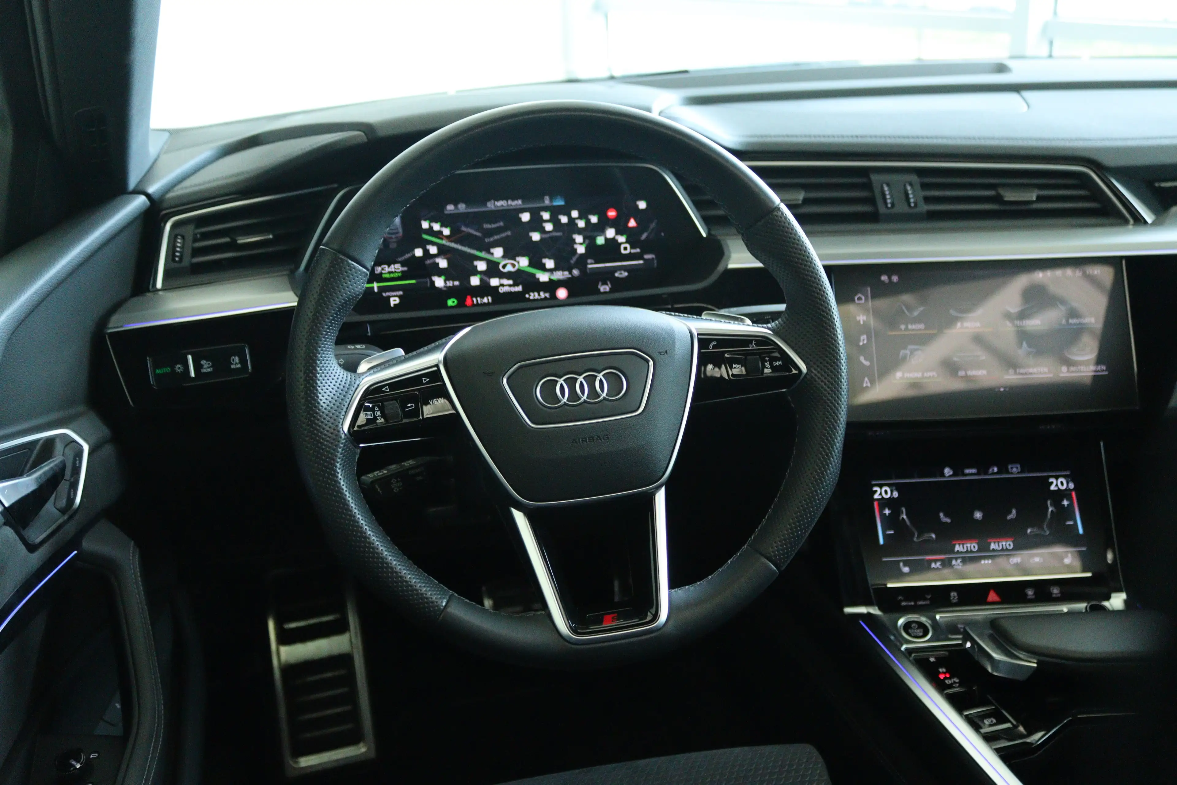 Audi Q8 e-tron Sportback 55 quattro S Edition Competition 115 kWh — photo 46