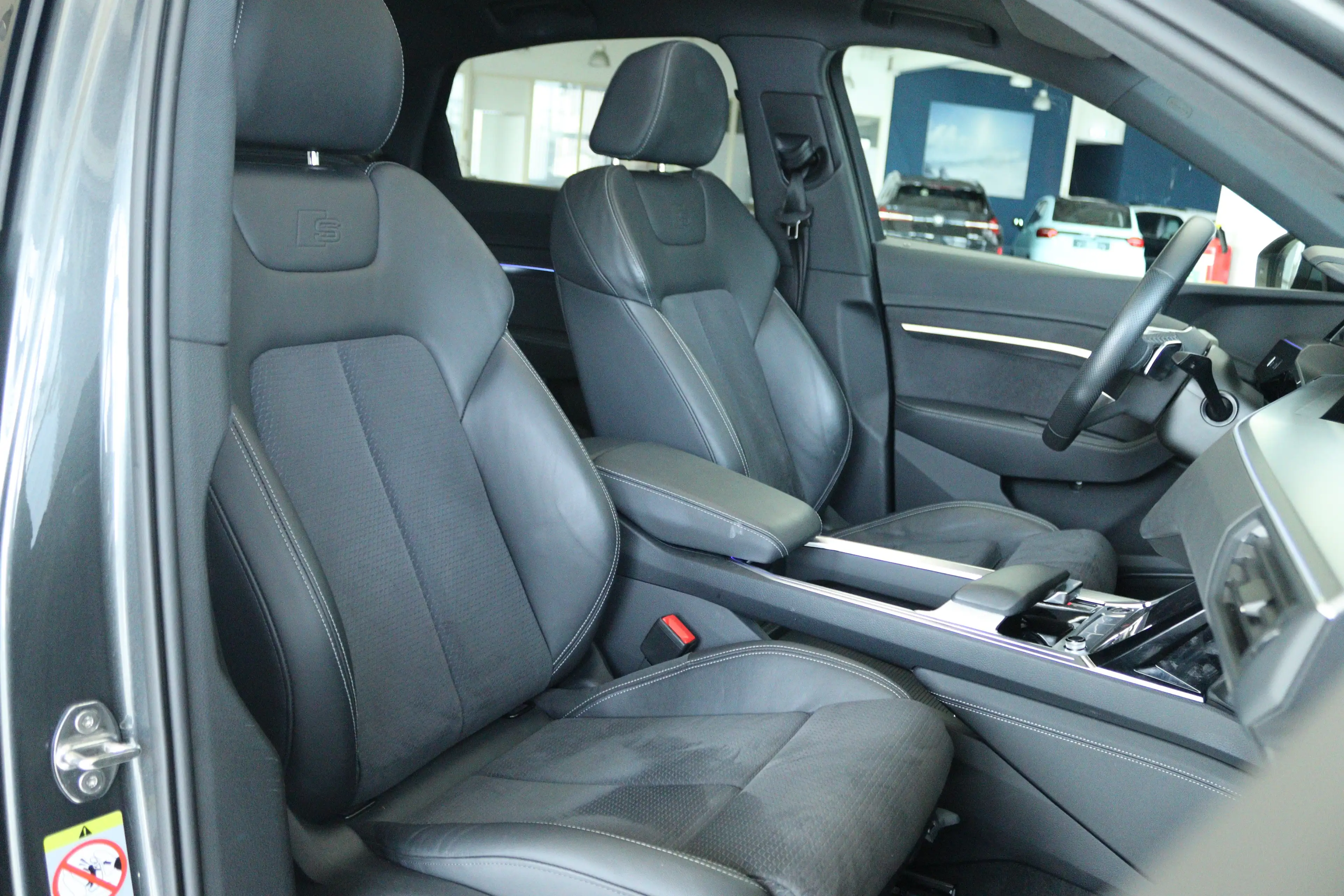 Audi Q8 e-tron Sportback 55 quattro S Edition Competition 115 kWh — photo 3