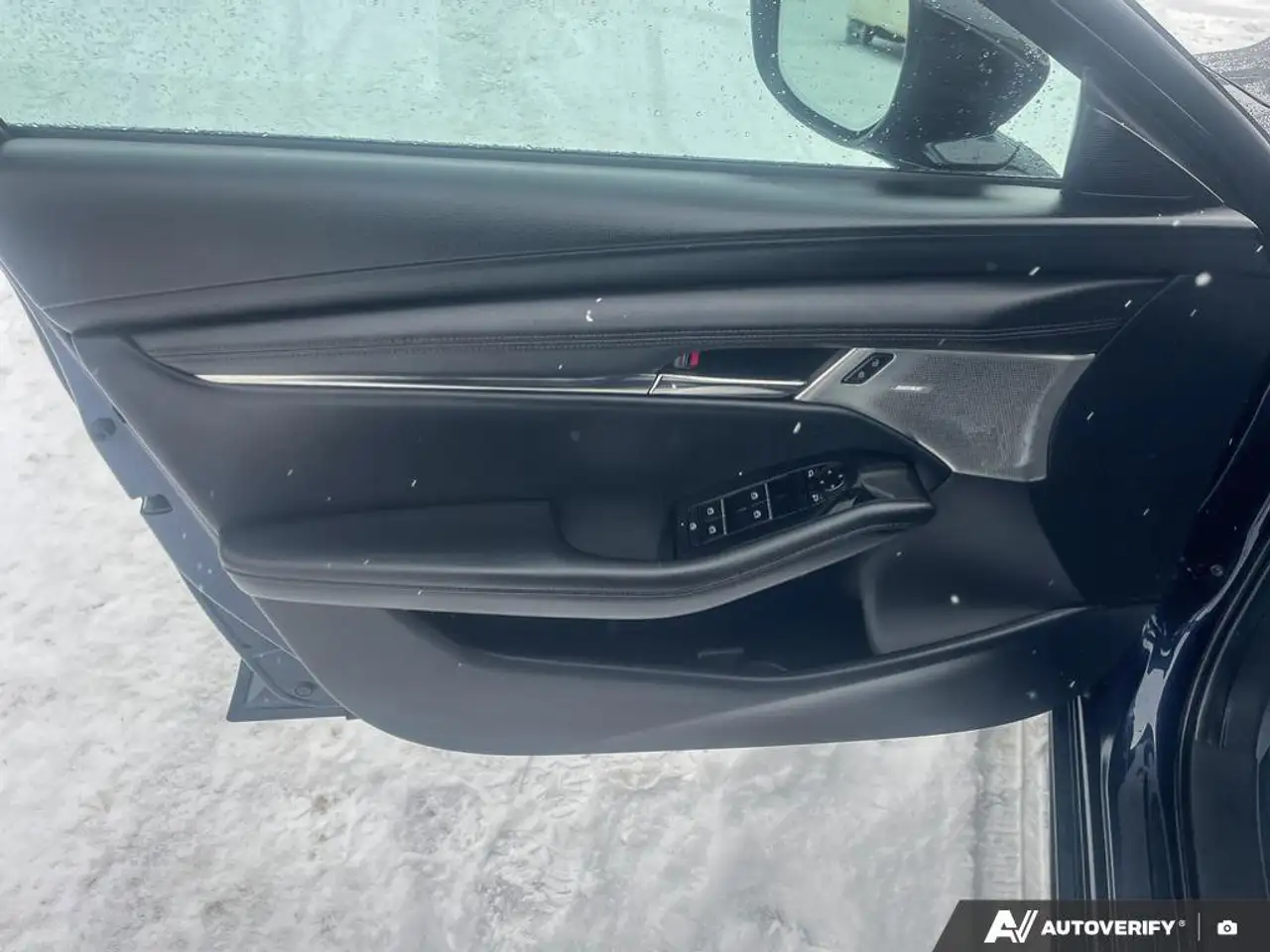 Mazda 3 снимка Mazda 3