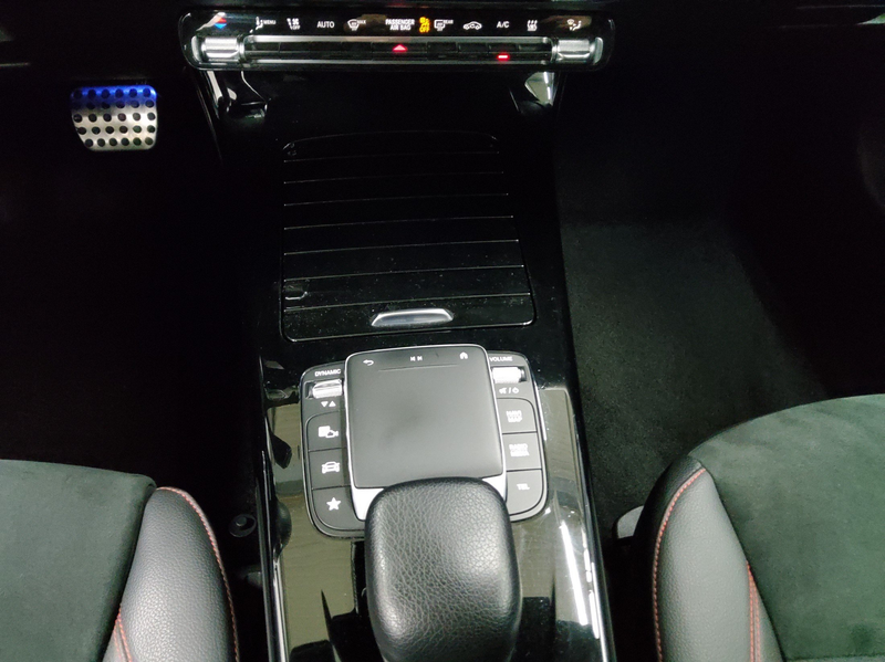 Mercedes-Benz CLA 250 Shooting Brake e AMG-Line Pano MB-LED — photo 6