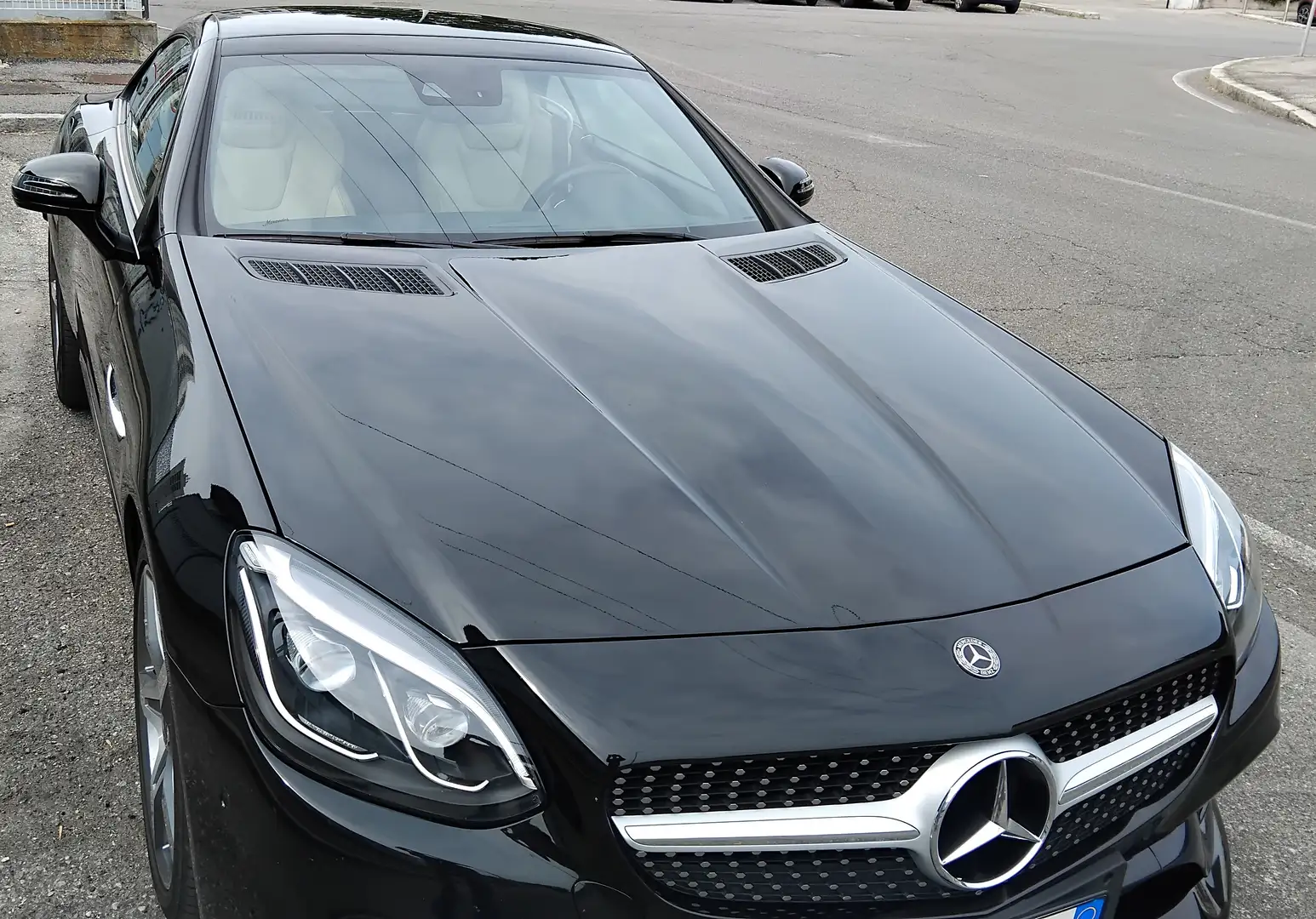 Mercedes-Benz SLC 200 SLC 200 AMG Line Final Edition Schwarz - 2