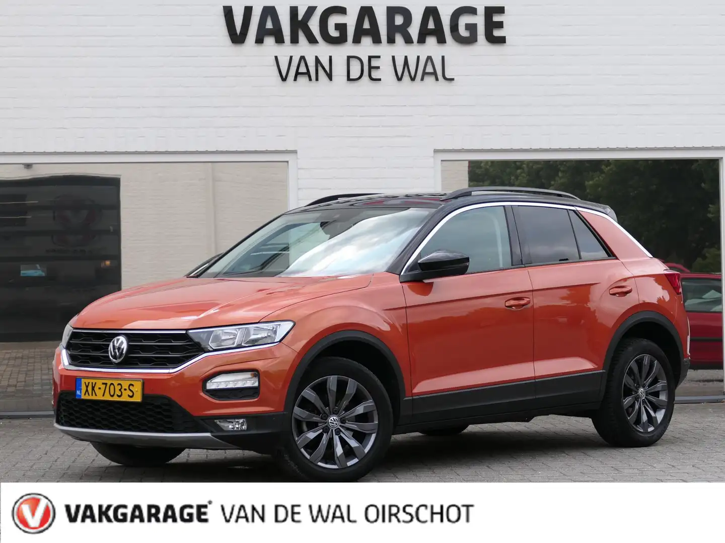Volkswagen T-Roc 1.5 TSI Style | Automaat | NL-auto | Trekhaak | AC Orange - 1