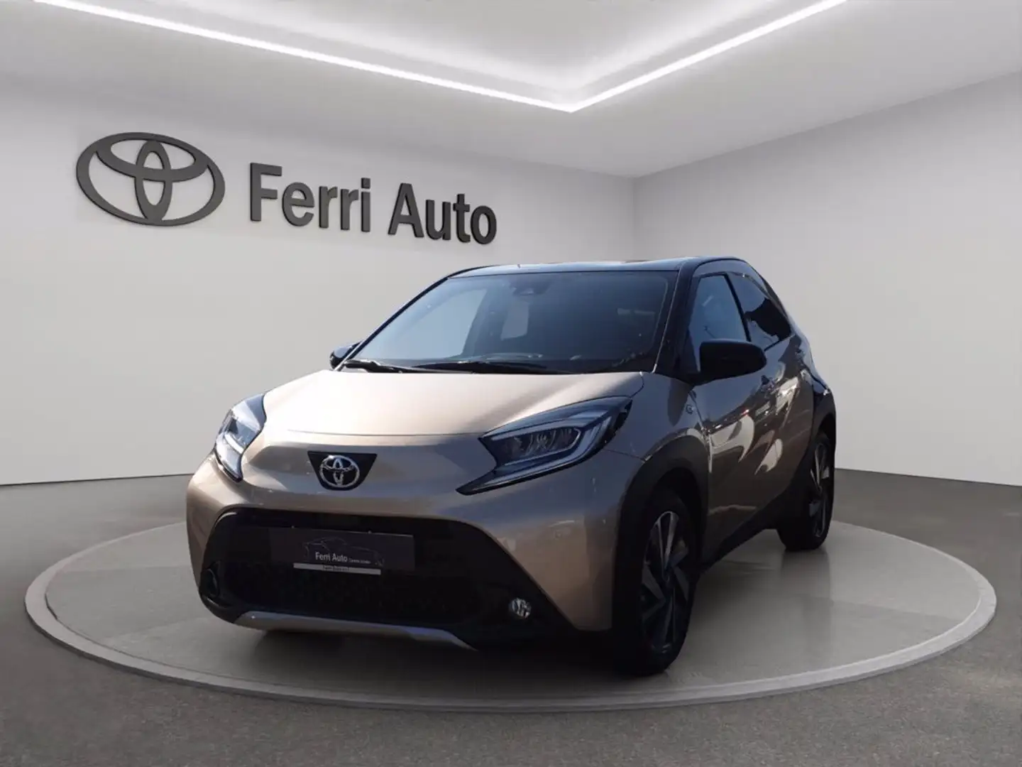 Toyota Aygo X 1.0 lounge 72cv s-cvt Nero - 1