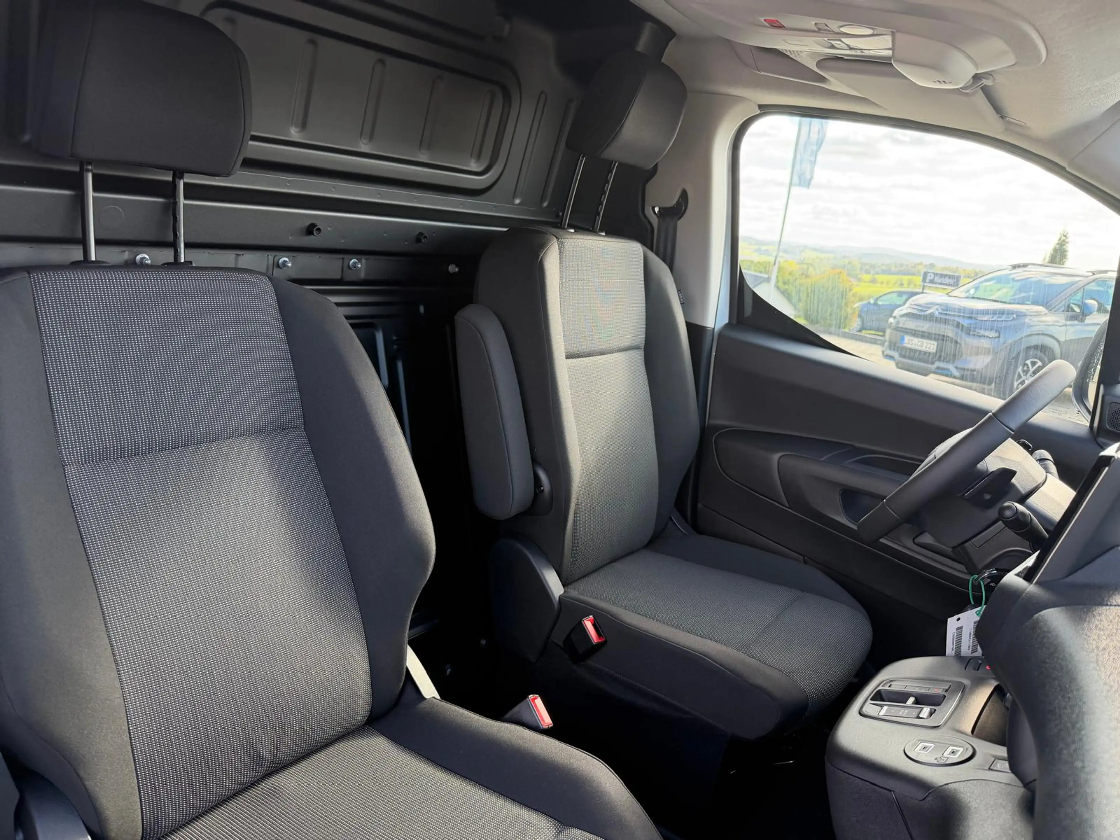 Citroen Berlingo Berlingo 1.5 Diesel 130 XL EHZ EAT8 — photo 11
