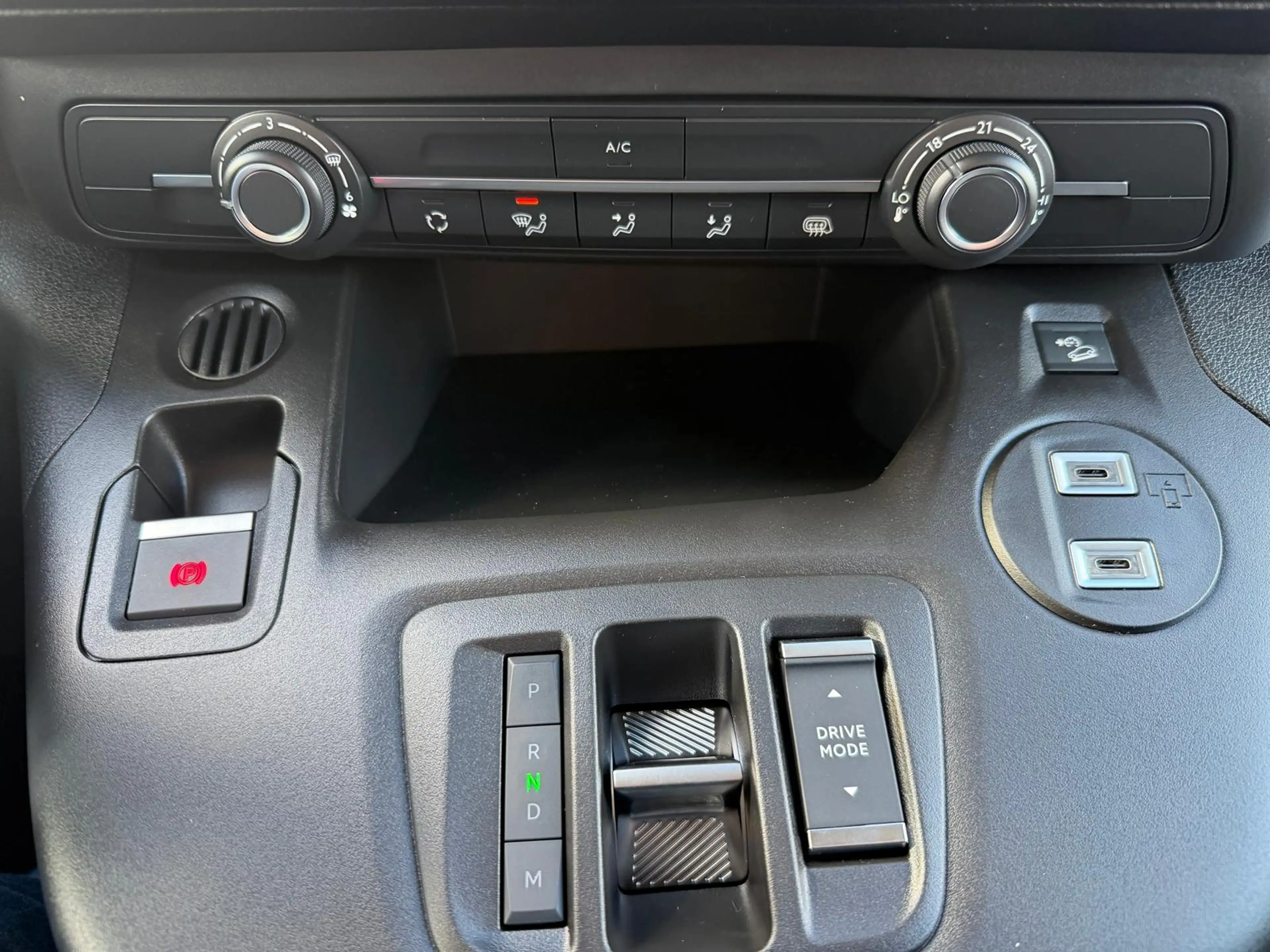 Citroen Berlingo Berlingo 1.5 Diesel 130 XL EHZ EAT8 — photo 16