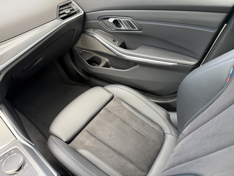 BMW 340 M340d xDrive Touring — photo 9