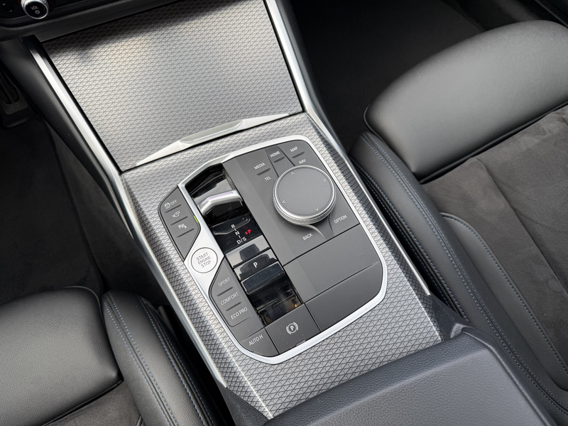 BMW 340 M340d xDrive Touring — photo 8