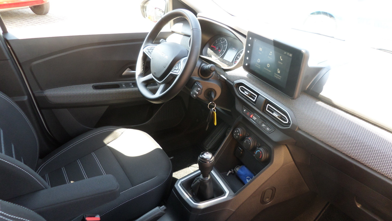 Dacia Jogger Expression 1.0 TCe 100 PS ECO-G  Multimediasystem Einparkhilfe hinten — photo 9